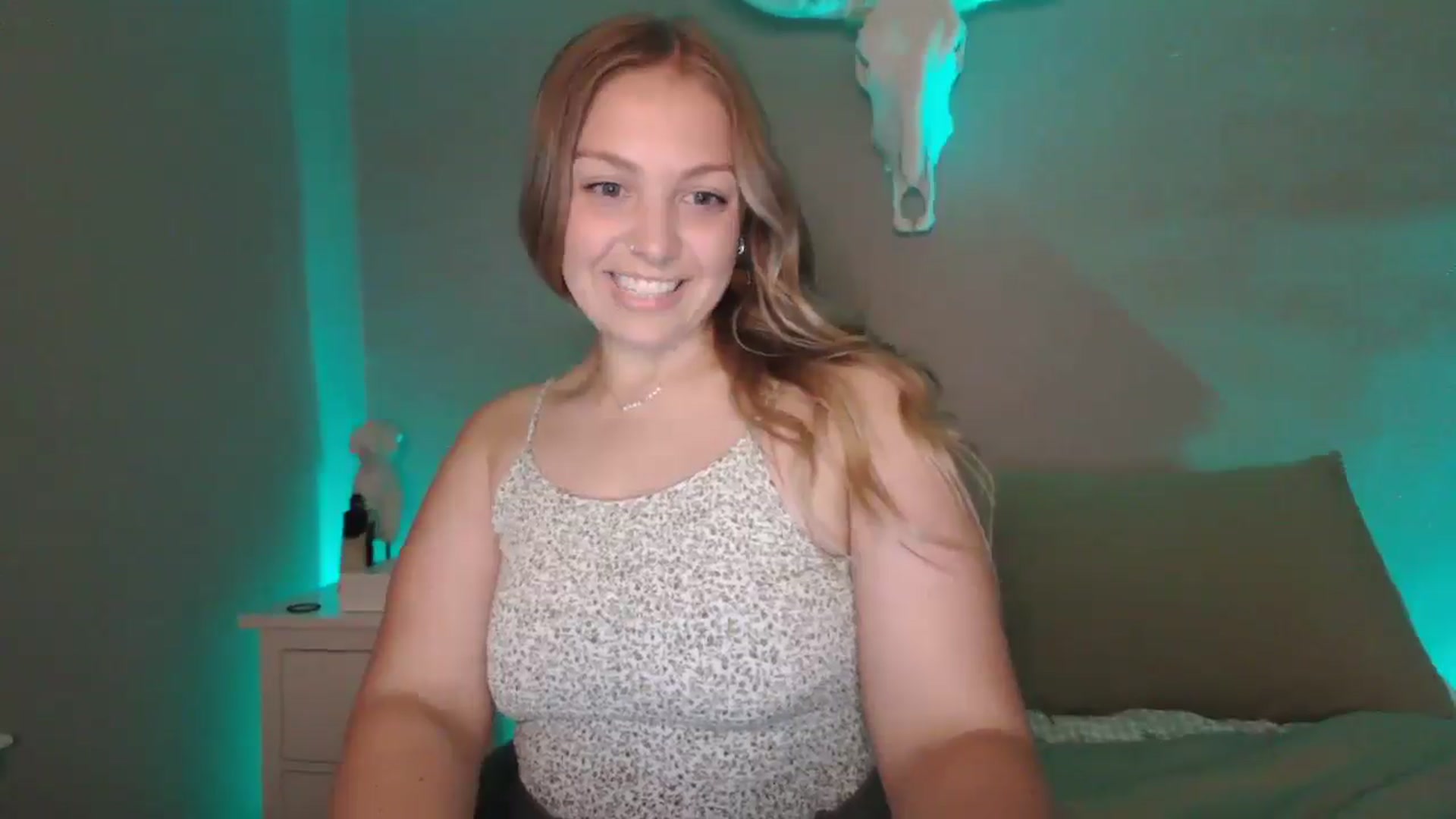 Gallery image thumbnail from Lovelyleah's myfreecams stream on, 07/15/2025, 16:16 image 10 of 20