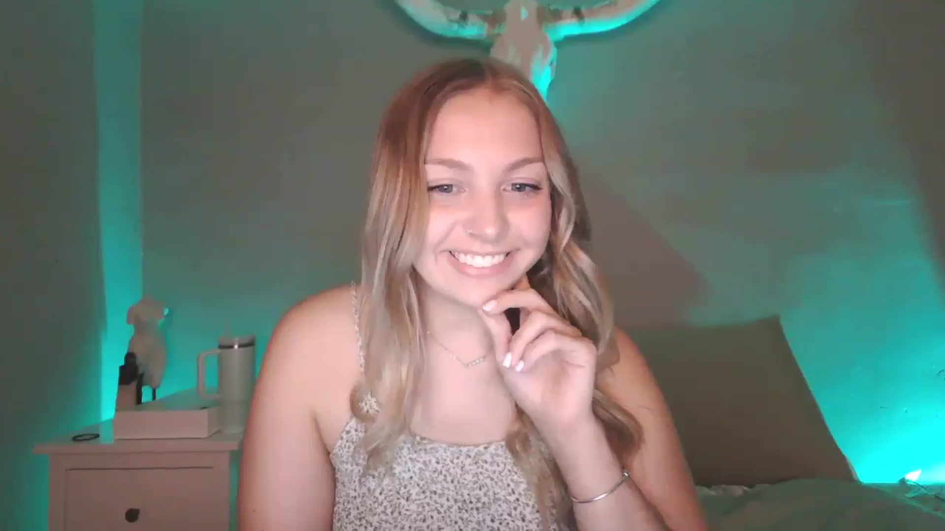 Gallery image thumbnail from Lovelyleah's myfreecams stream on, 07/15/2025, 16:16 image 19 of 20