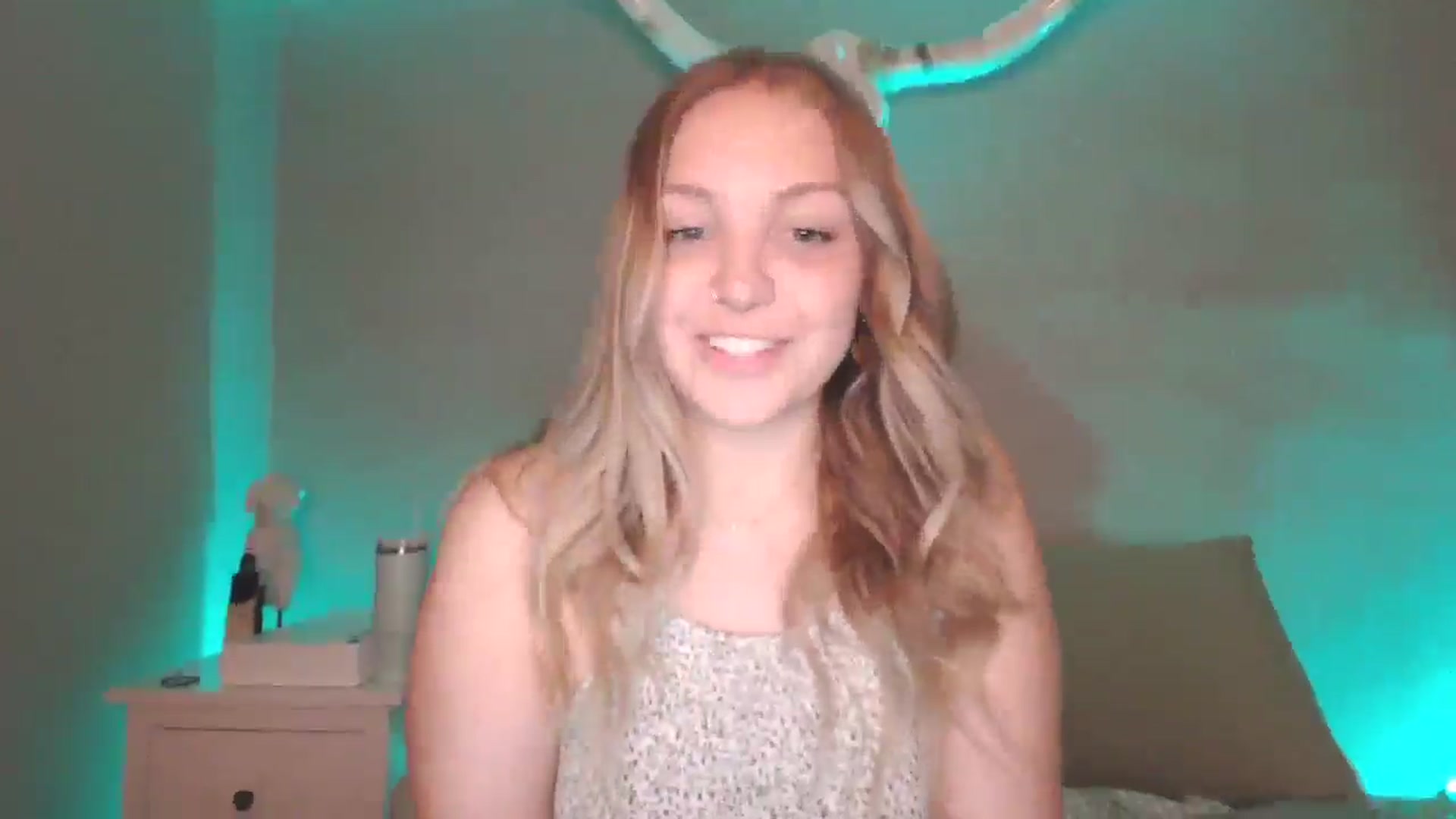 Gallery image thumbnail from Lovelyleah's myfreecams stream on, 07/15/2025, 16:44 image 3 of 20