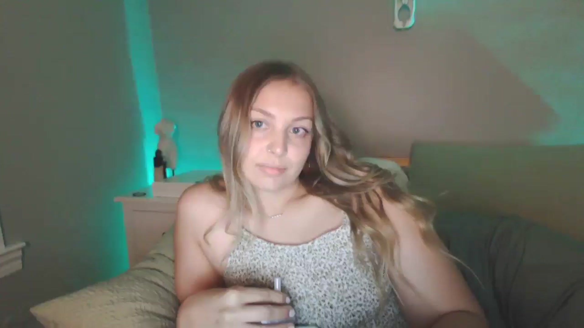 Gallery image thumbnail from Lovelyleah's myfreecams stream on, 07/15/2025, 16:44 image 1 of 20