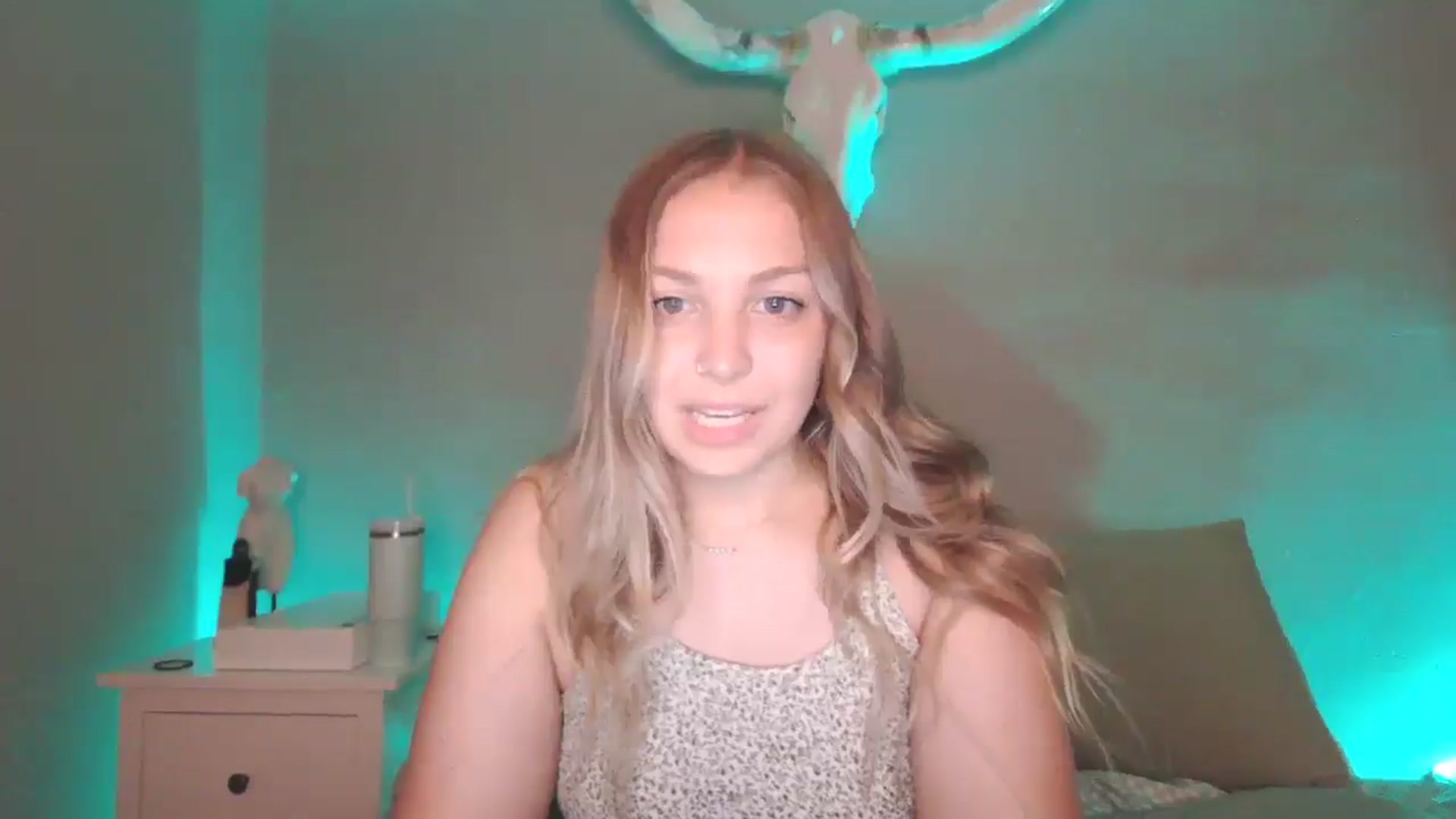 Gallery image thumbnail from Lovelyleah's myfreecams stream on, 07/15/2025, 16:44 image 5 of 20