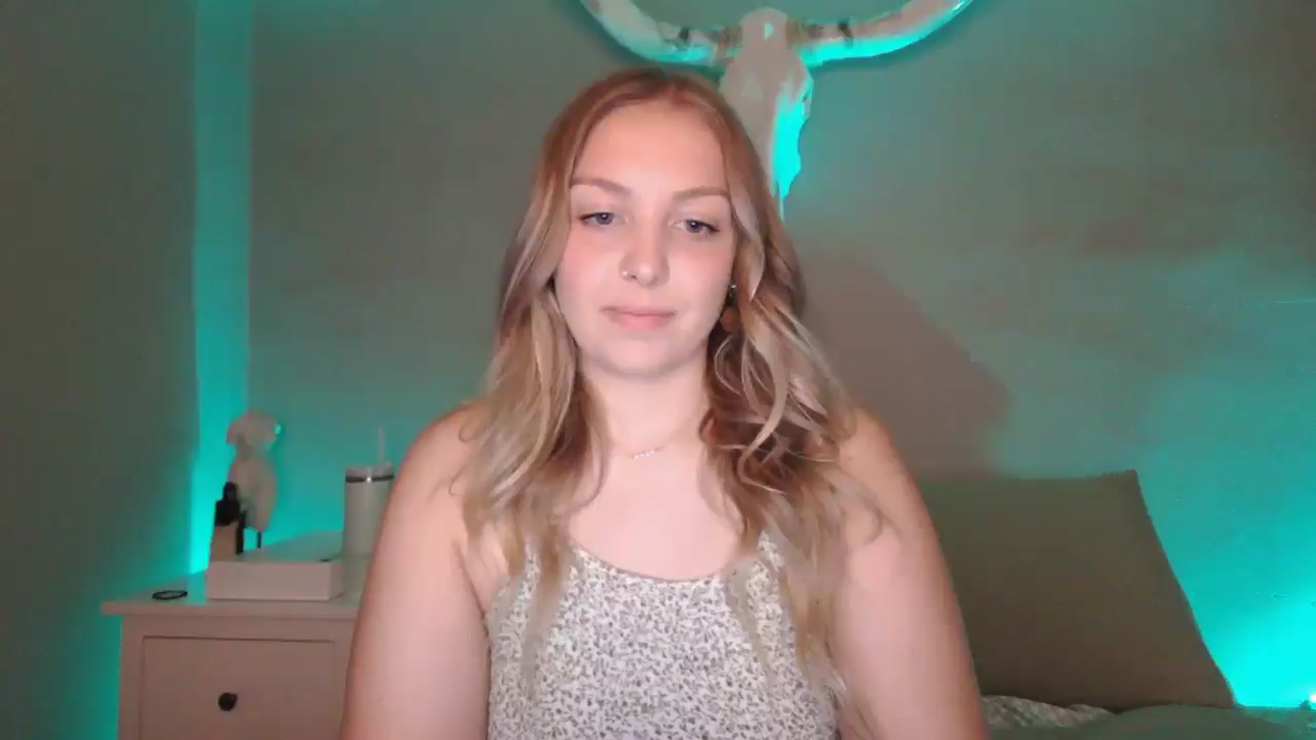 Gallery image thumbnail from Lovelyleah's myfreecams stream on, 07/15/2025, 16:44 image 11 of 20