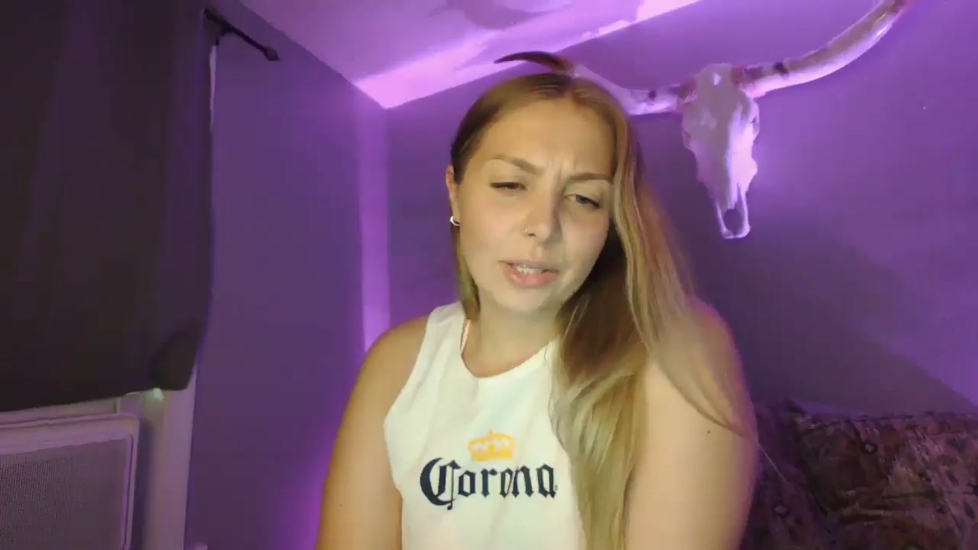 Gallery image thumbnail from Lovelyleah's myfreecams stream on, 07/19/2025, 24:00 image 3 of 20