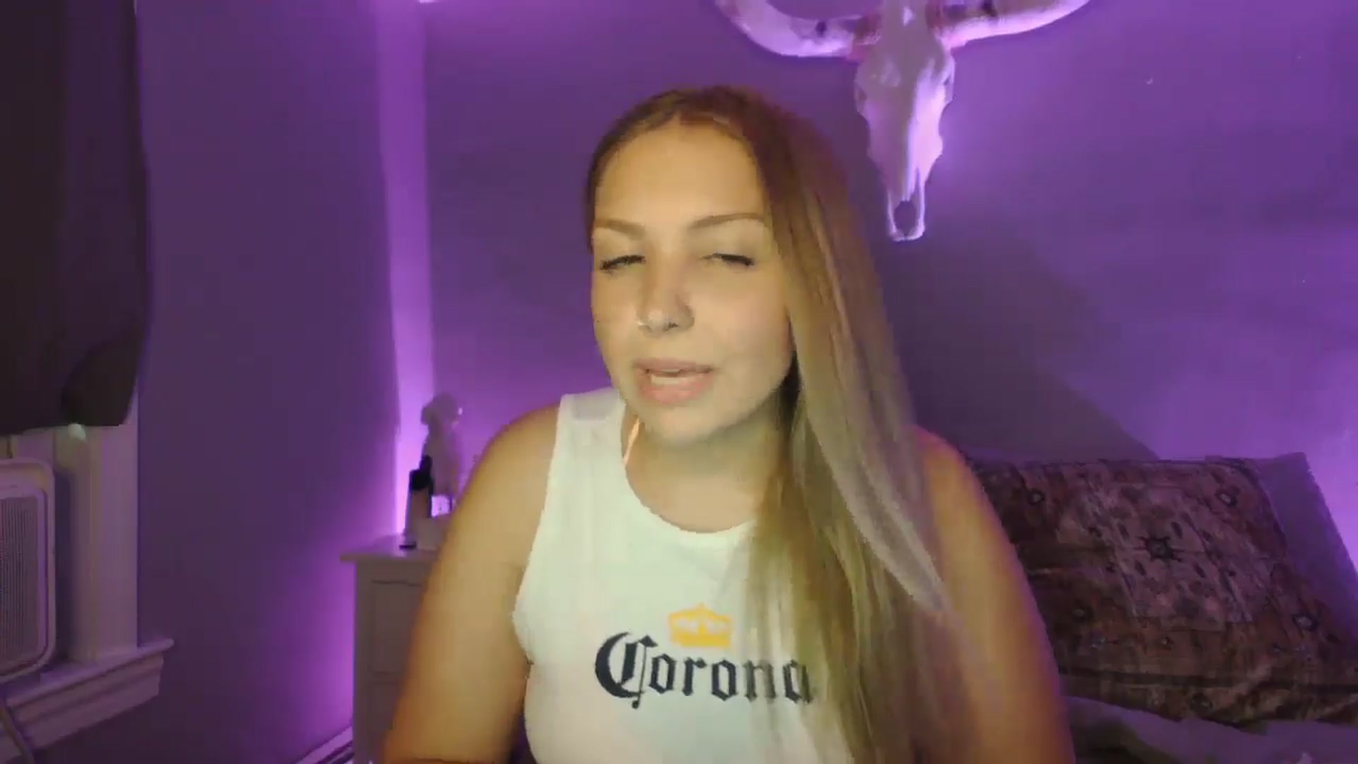 Gallery image thumbnail from Lovelyleah's myfreecams stream on, 07/19/2025, 24:00 image 12 of 20