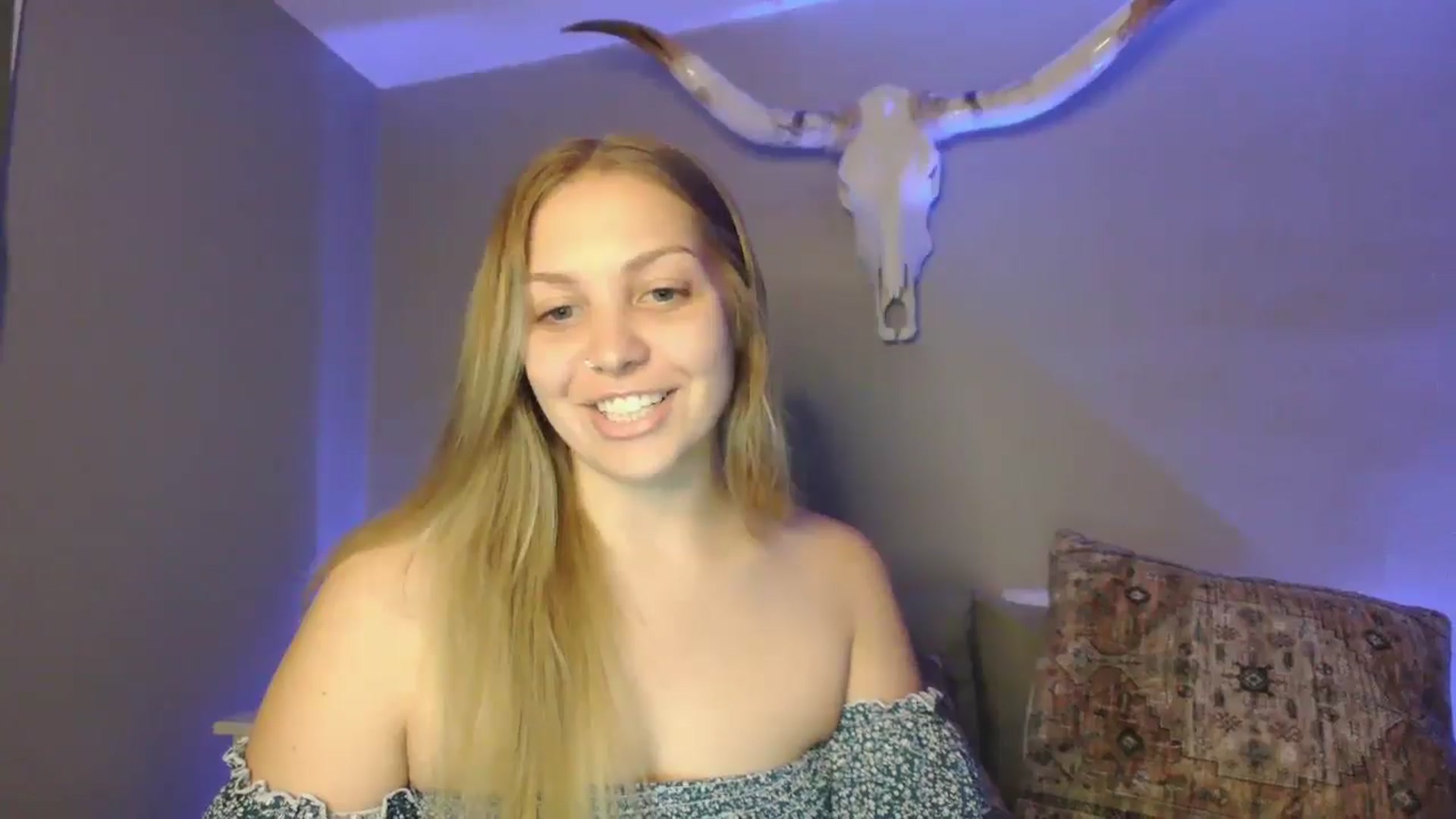 Gallery image thumbnail from Lovelyleah's myfreecams stream on, 07/21/2025, 17:21 image 15 of 20