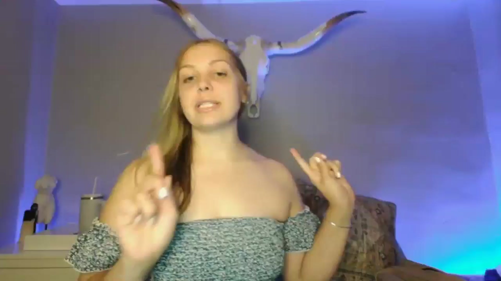 Gallery image thumbnail from Lovelyleah's myfreecams stream on, 07/21/2025, 17:21 image 1 of 20
