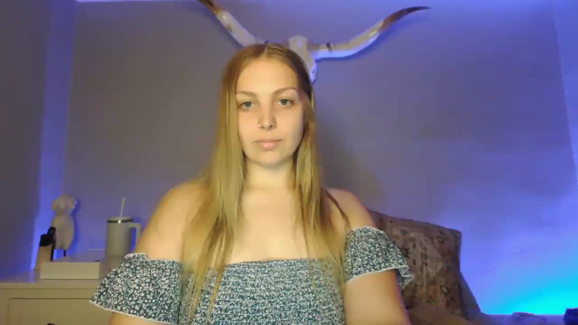 Gallery image thumbnail from Lovelyleah's myfreecams stream on, 07/21/2025, 17:21 image 10 of 20