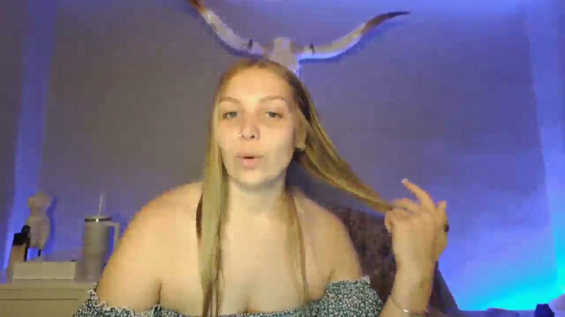 Gallery image thumbnail from Lovelyleah's myfreecams stream on, 07/21/2025, 17:21 image 5 of 20