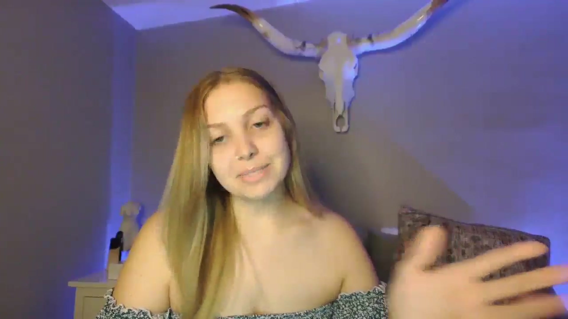Gallery image thumbnail from Lovelyleah's myfreecams stream on, 07/21/2025, 17:21 image 17 of 20