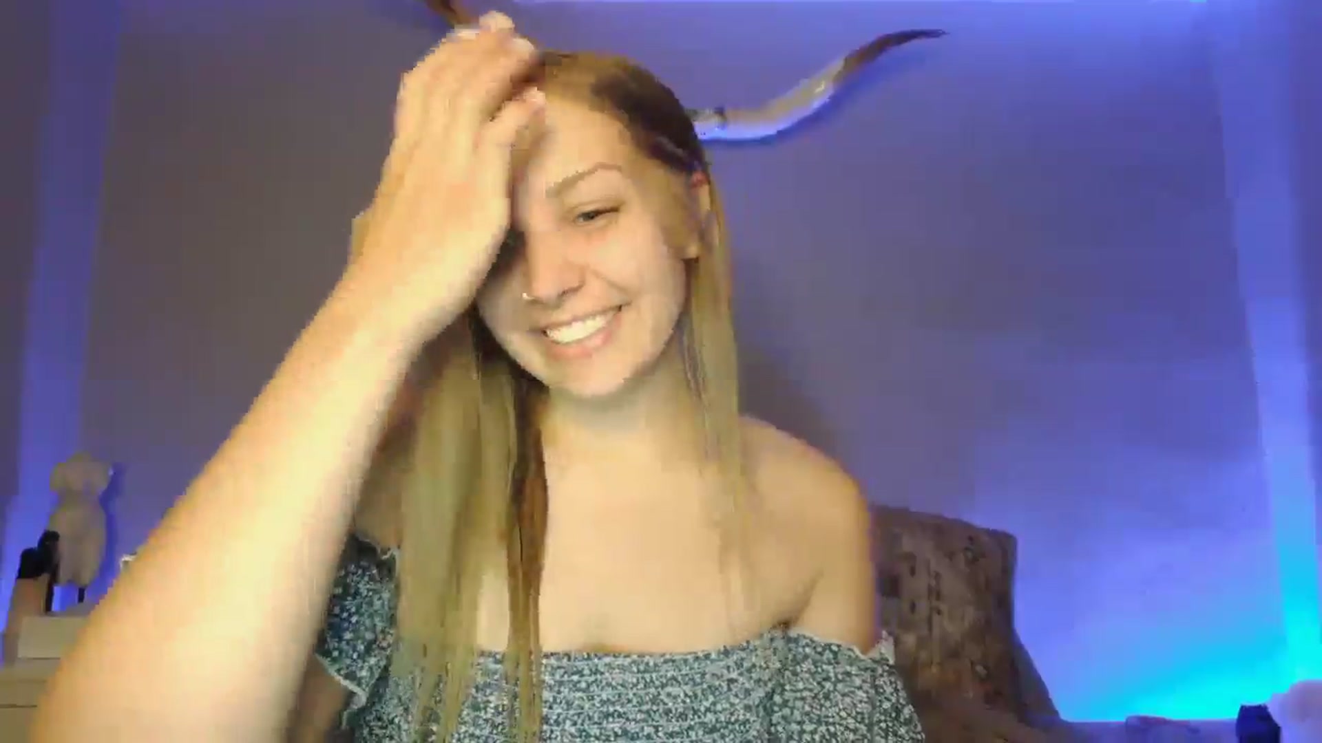 Gallery image thumbnail from Lovelyleah's myfreecams stream on, 07/21/2025, 17:21 image 3 of 20