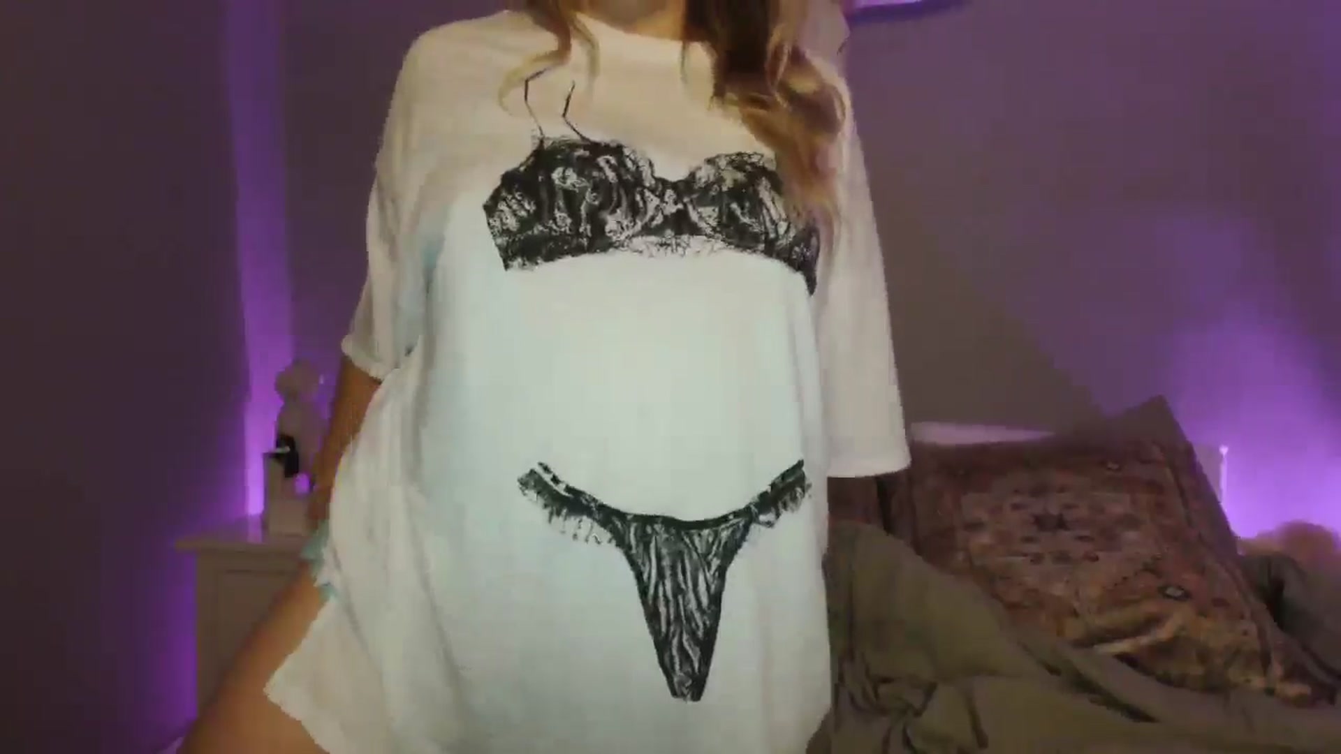 Gallery image thumbnail from Lovelyleah's myfreecams stream on, 07/28/2025, 15:44 image 19 of 20