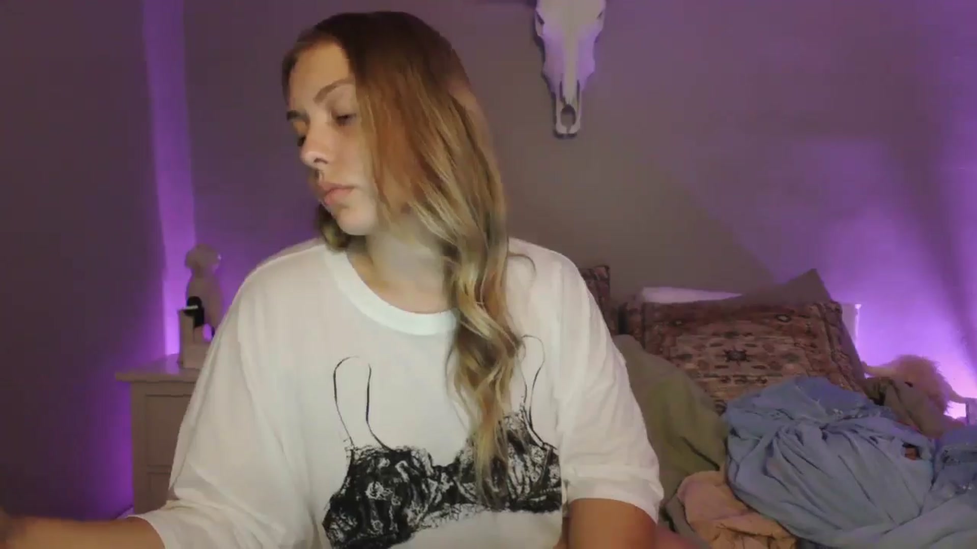 Gallery image thumbnail from Lovelyleah's myfreecams stream on, 07/28/2025, 15:44 image 8 of 20