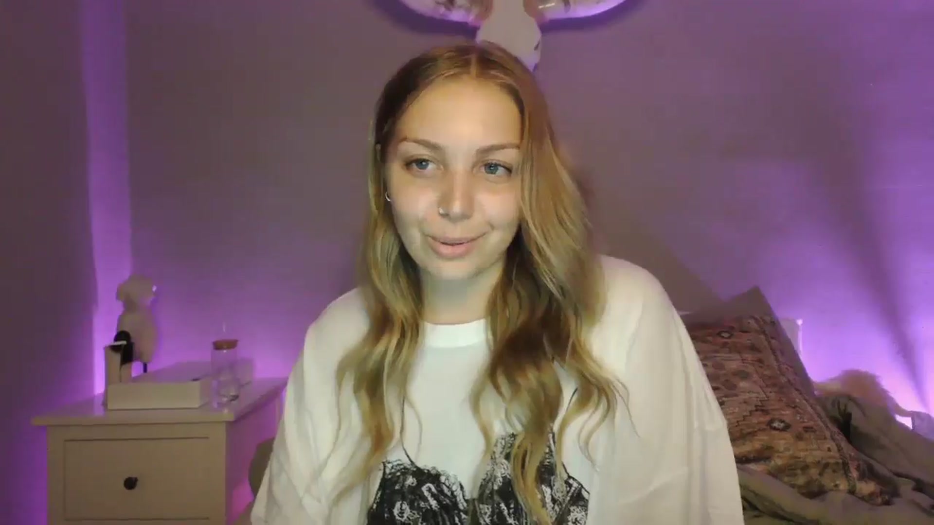 Gallery image thumbnail from Lovelyleah's myfreecams stream on, 07/28/2025, 16:17 image 10 of 20