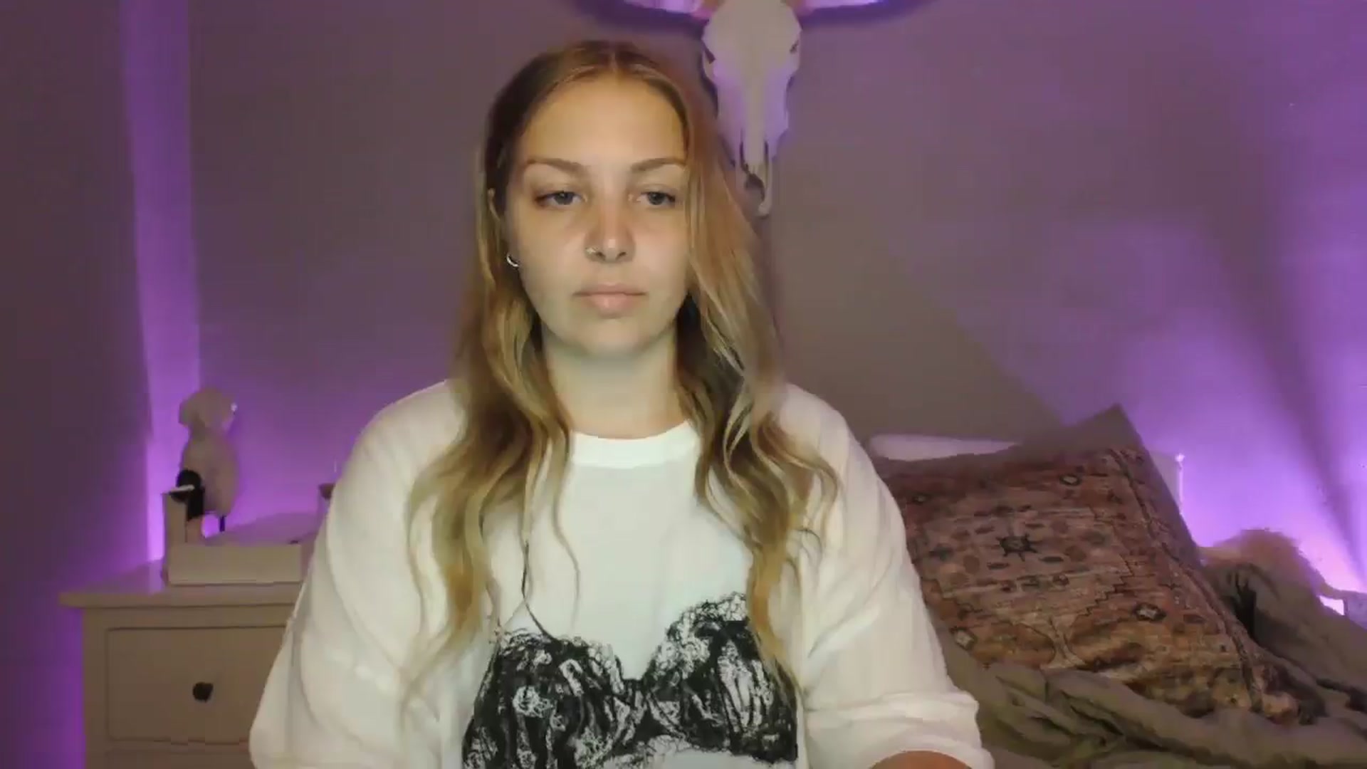 Gallery image thumbnail from Lovelyleah's myfreecams stream on, 07/28/2025, 16:17 image 7 of 20