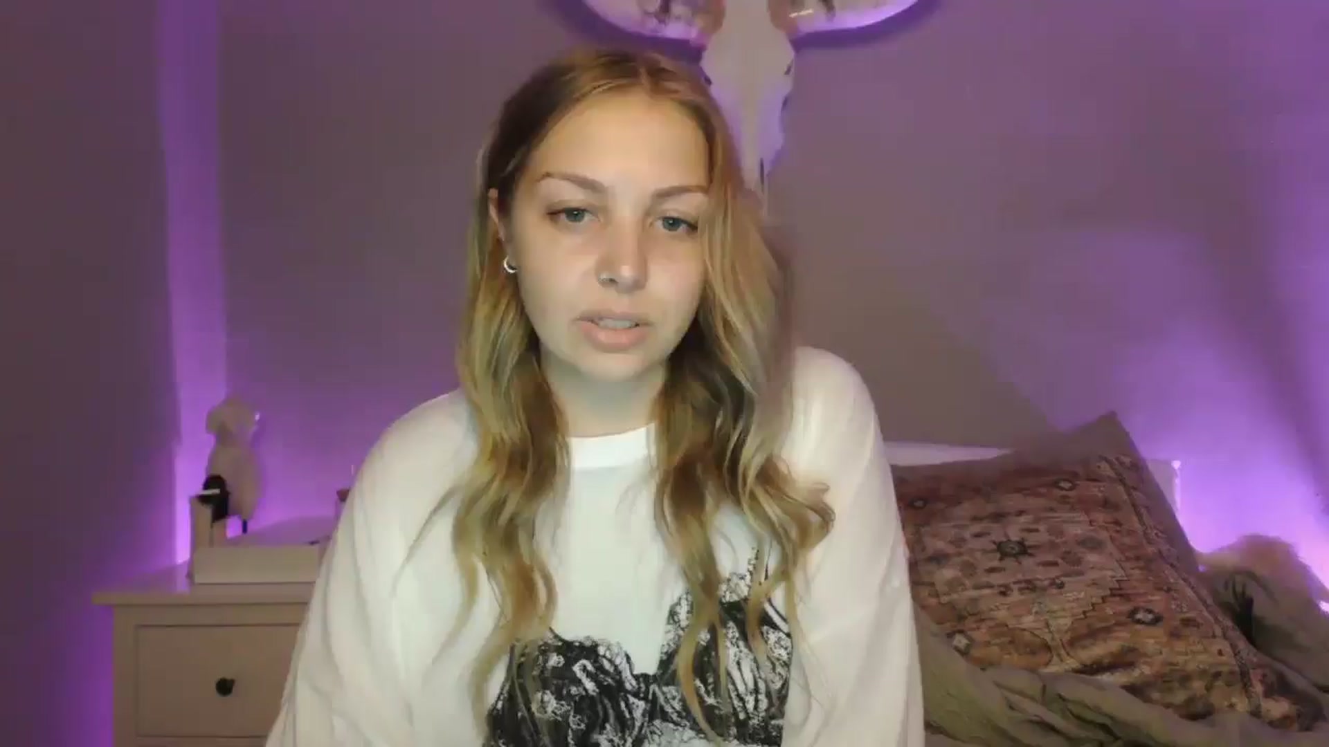 Gallery image thumbnail from Lovelyleah's myfreecams stream on, 07/28/2025, 16:17 image 2 of 20