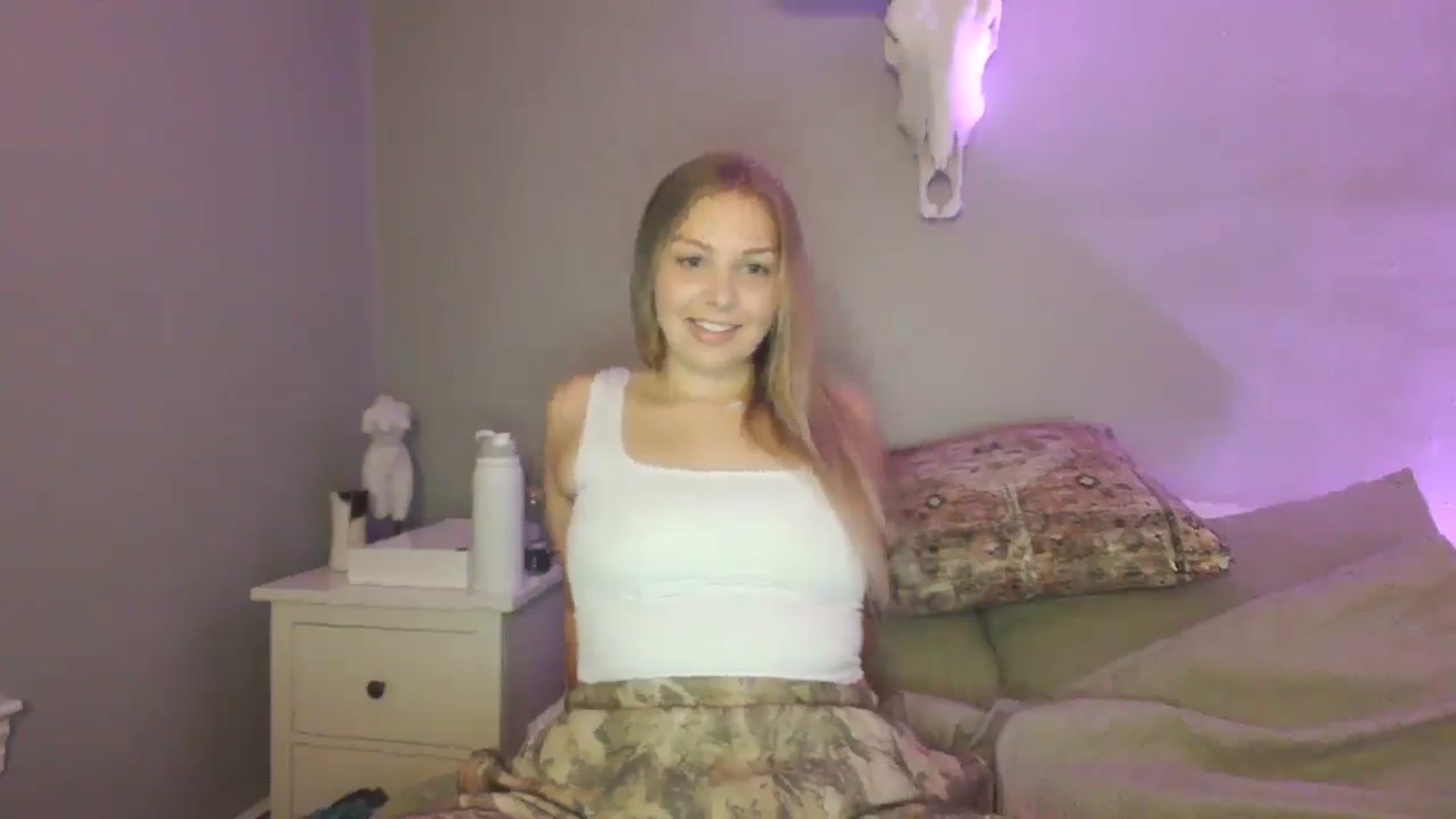 Gallery image thumbnail from Lovelyleah's myfreecams stream on, 08/05/2025, 15:37 image 18 of 20