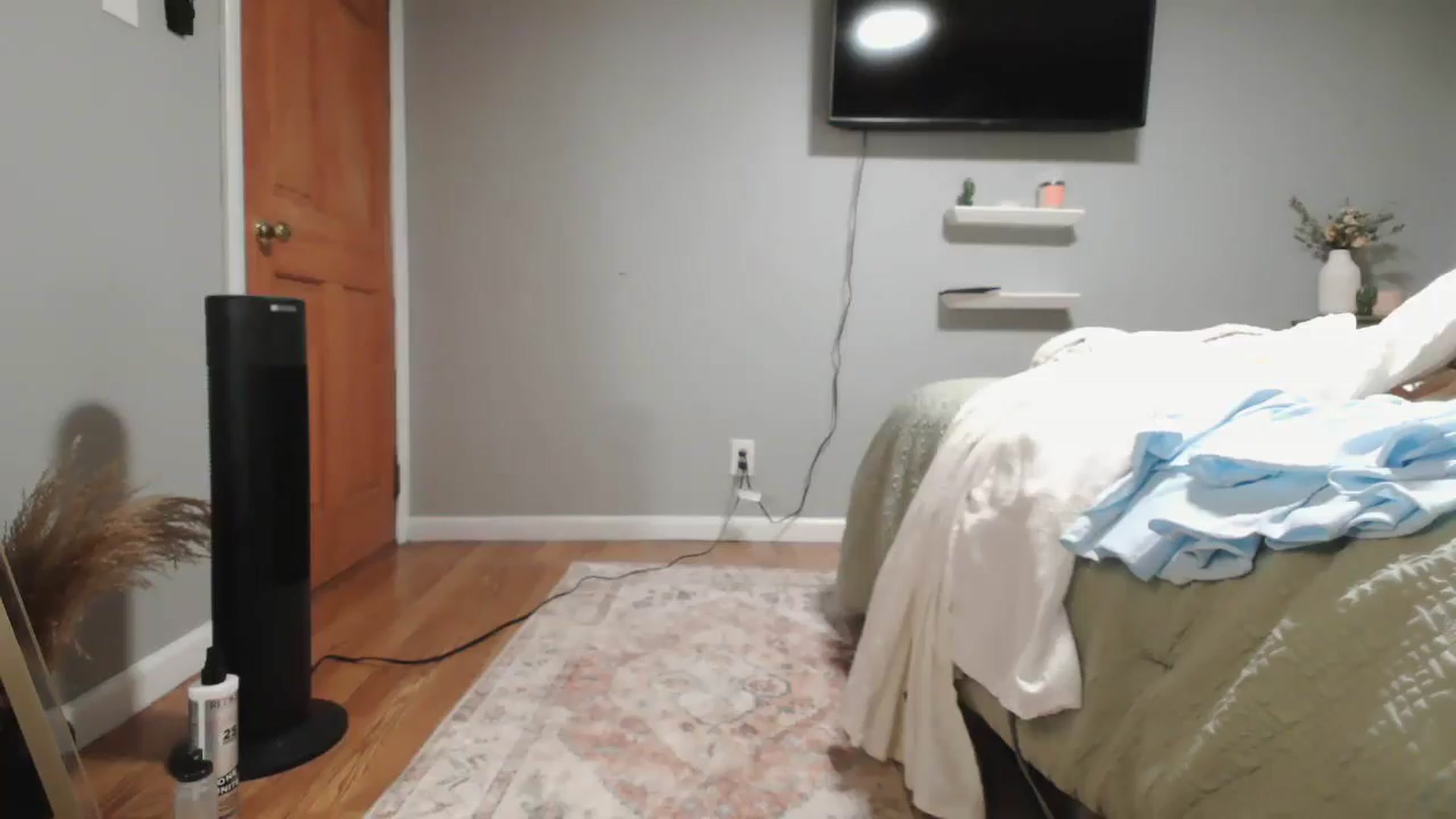 Gallery image thumbnail from Lovelyleah's myfreecams stream on, 08/09/2025, 15:55 image 16 of 20