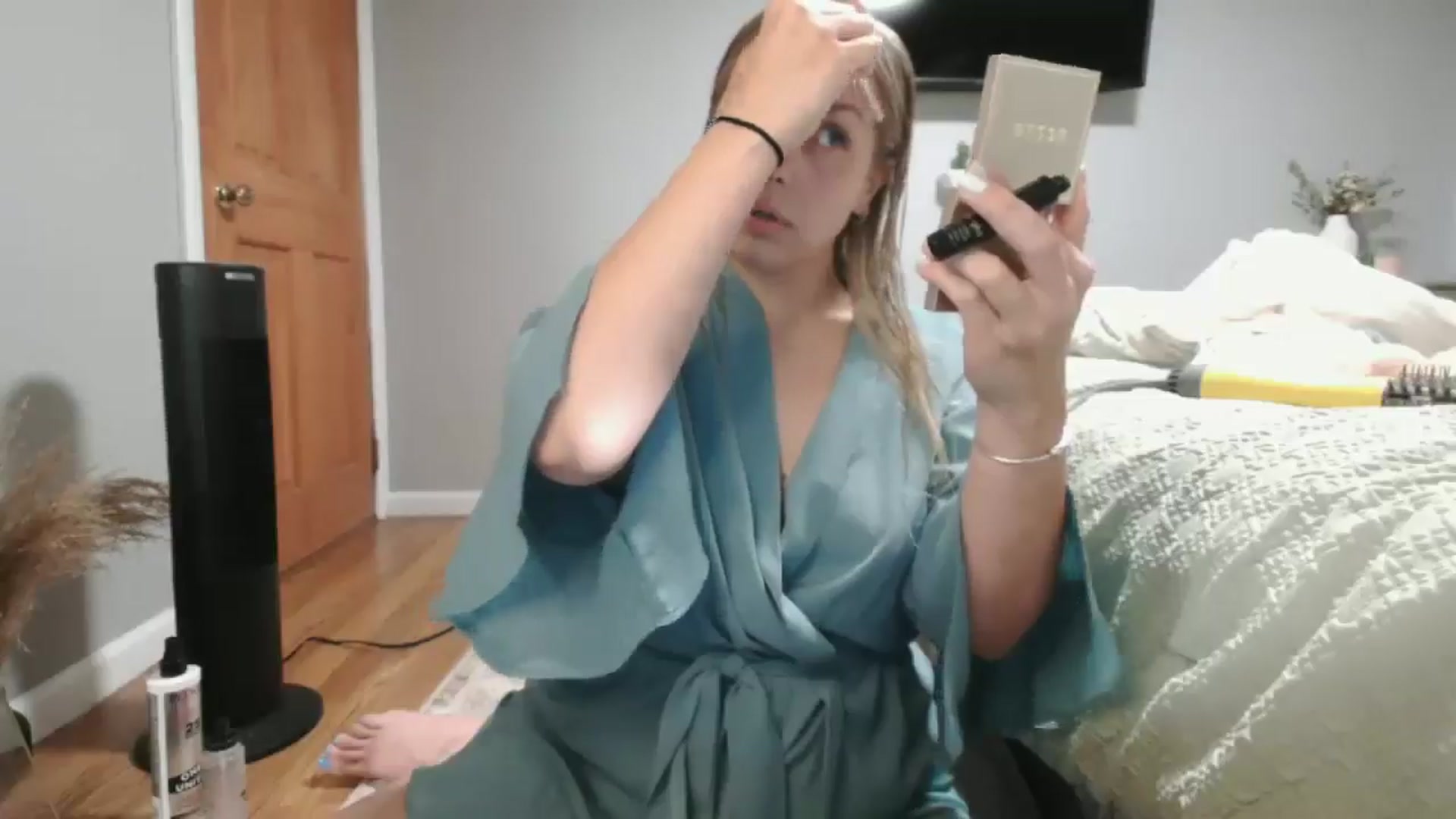 Gallery image thumbnail from Lovelyleah's myfreecams stream on, 08/09/2025, 15:55 image 10 of 20
