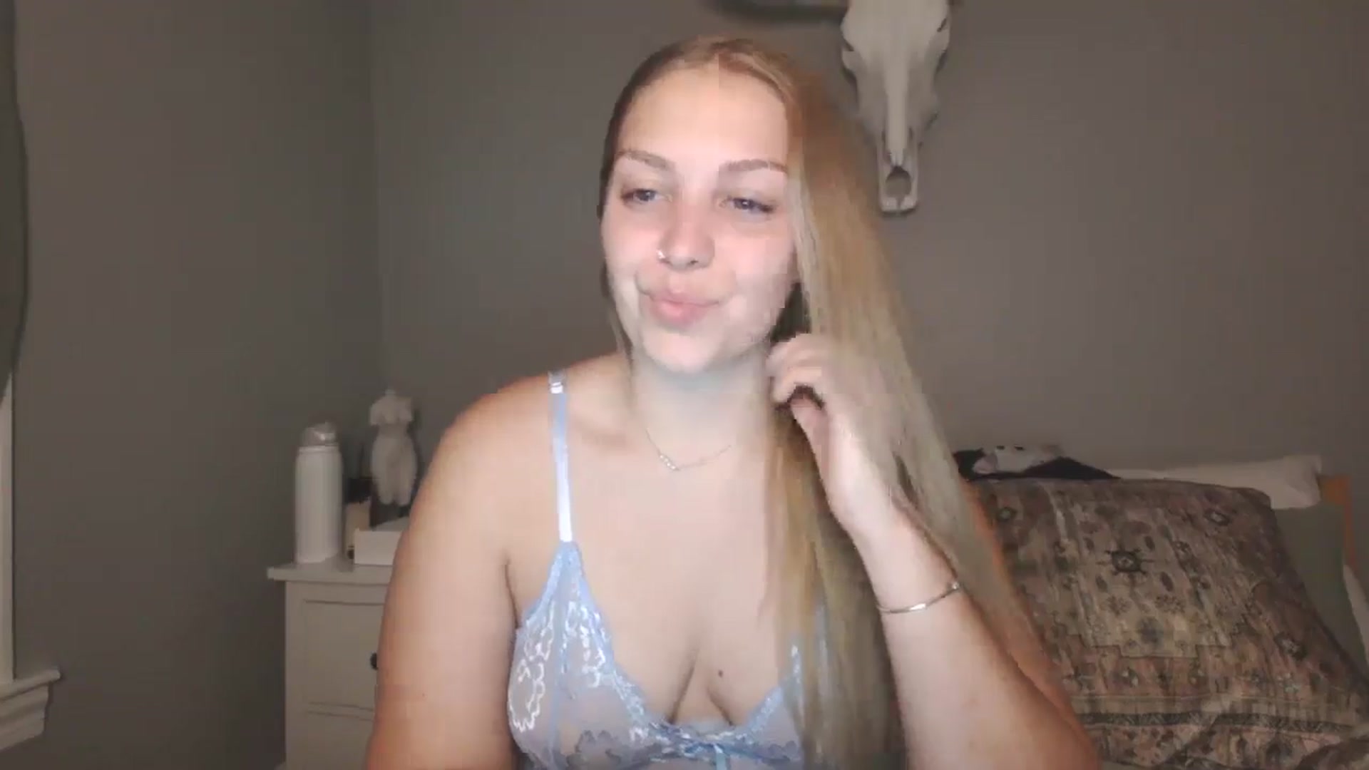 Gallery image thumbnail from Lovelyleah's myfreecams stream on, 08/11/2025, 16:34 image 13 of 20