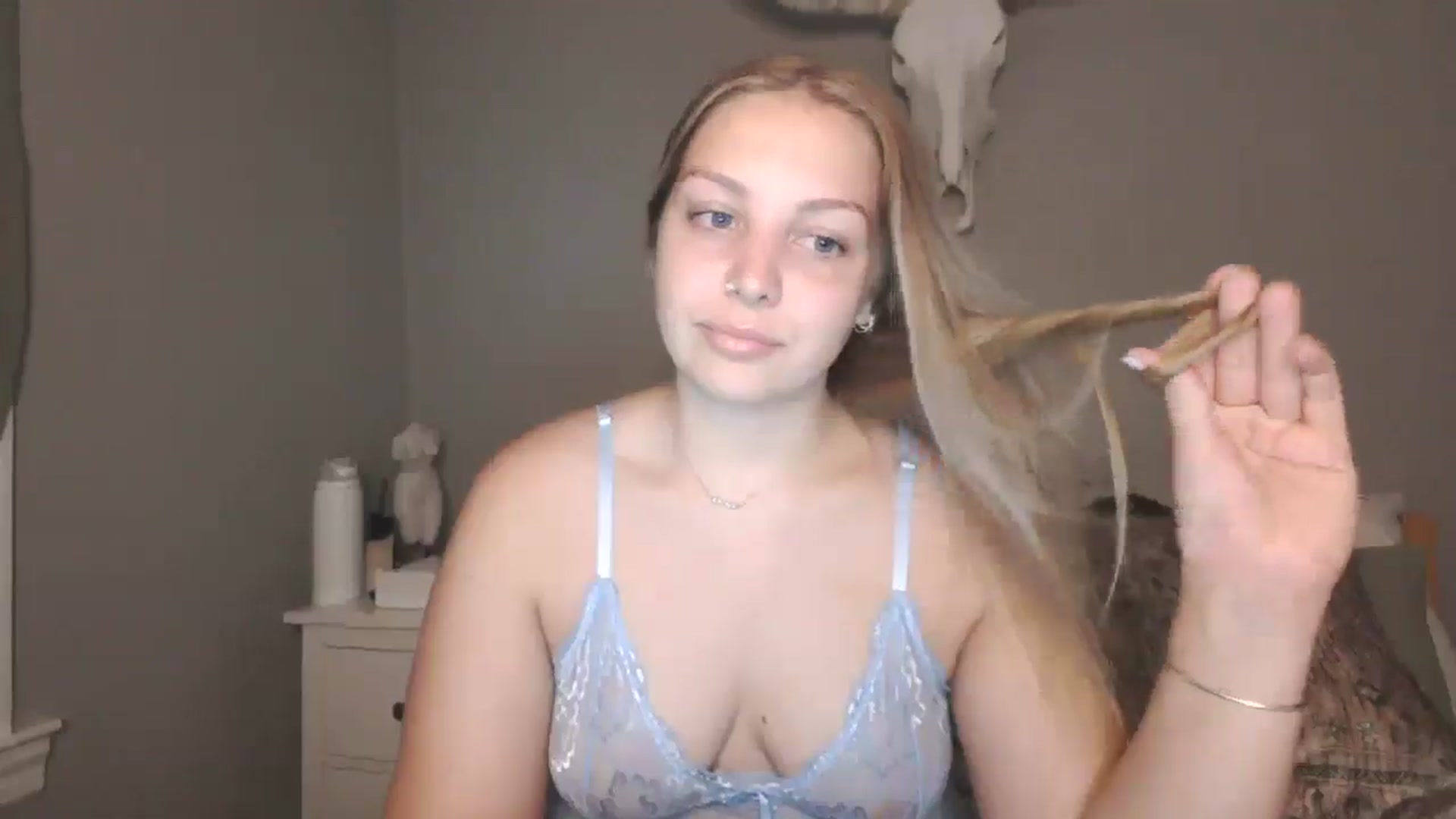 Gallery image thumbnail from Lovelyleah's myfreecams stream on, 08/11/2025, 16:34 image 16 of 20