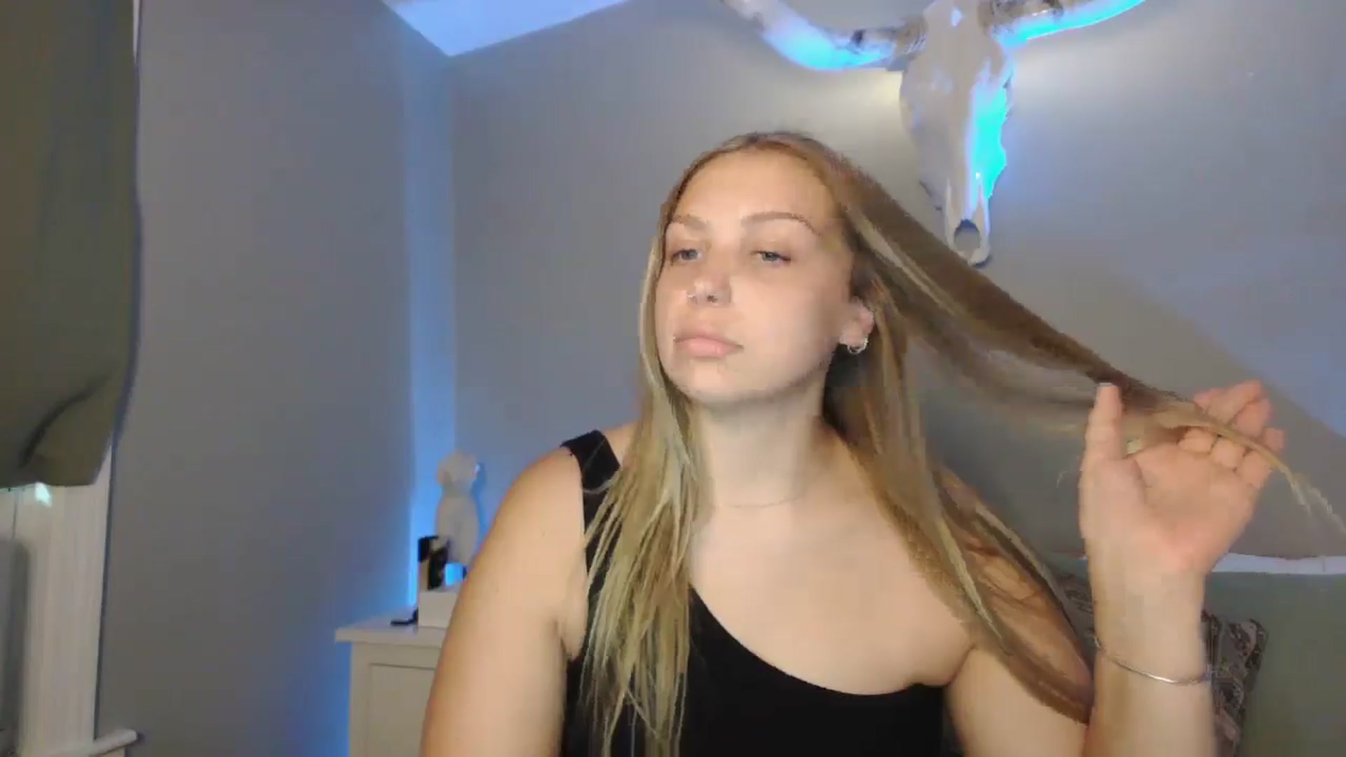 Gallery image thumbnail from Lovelyleah's myfreecams stream on, 08/12/2025, 18:21 image 20 of 20