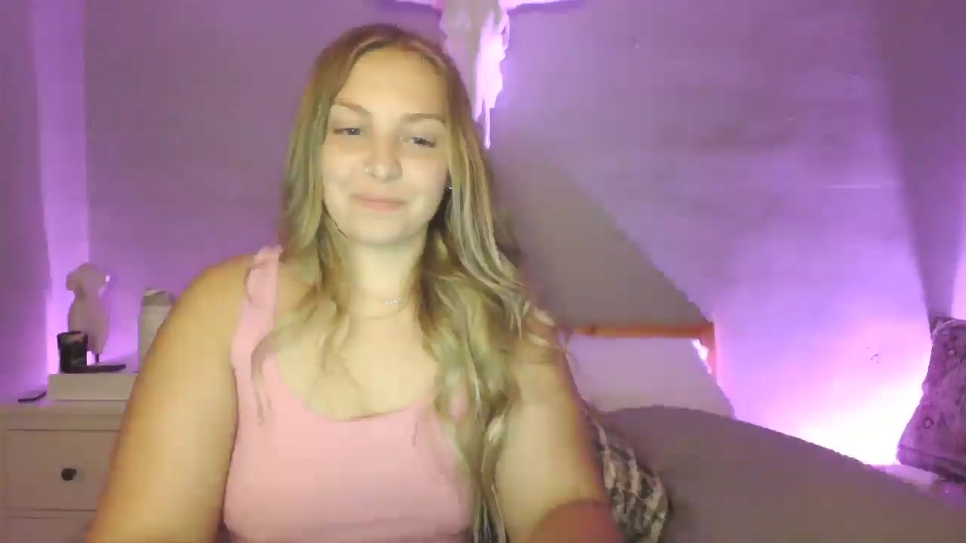 Gallery image thumbnail from Lovelyleah's myfreecams stream on, 08/14/2025, 04:32 image 14 of 20