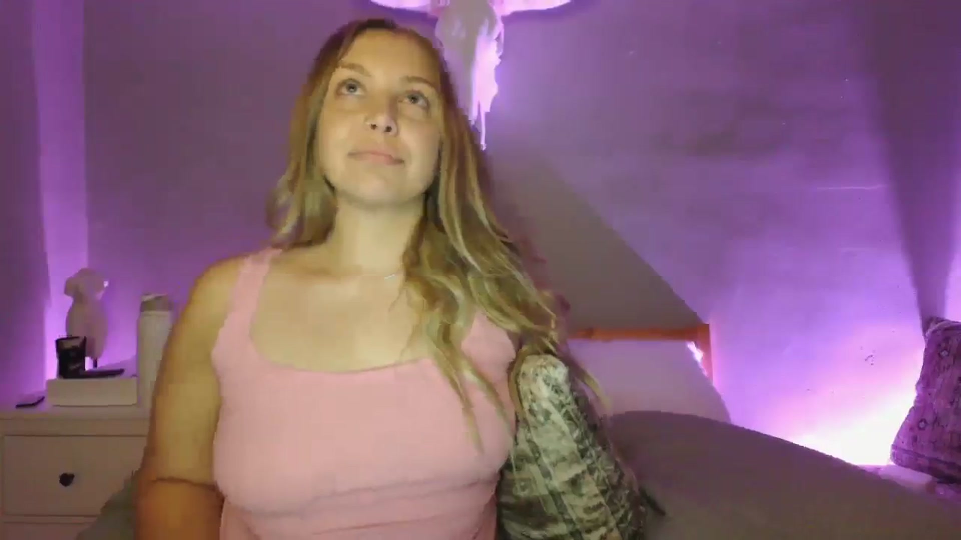 Gallery image thumbnail from Lovelyleah's myfreecams stream on, 08/14/2025, 04:32 image 12 of 20