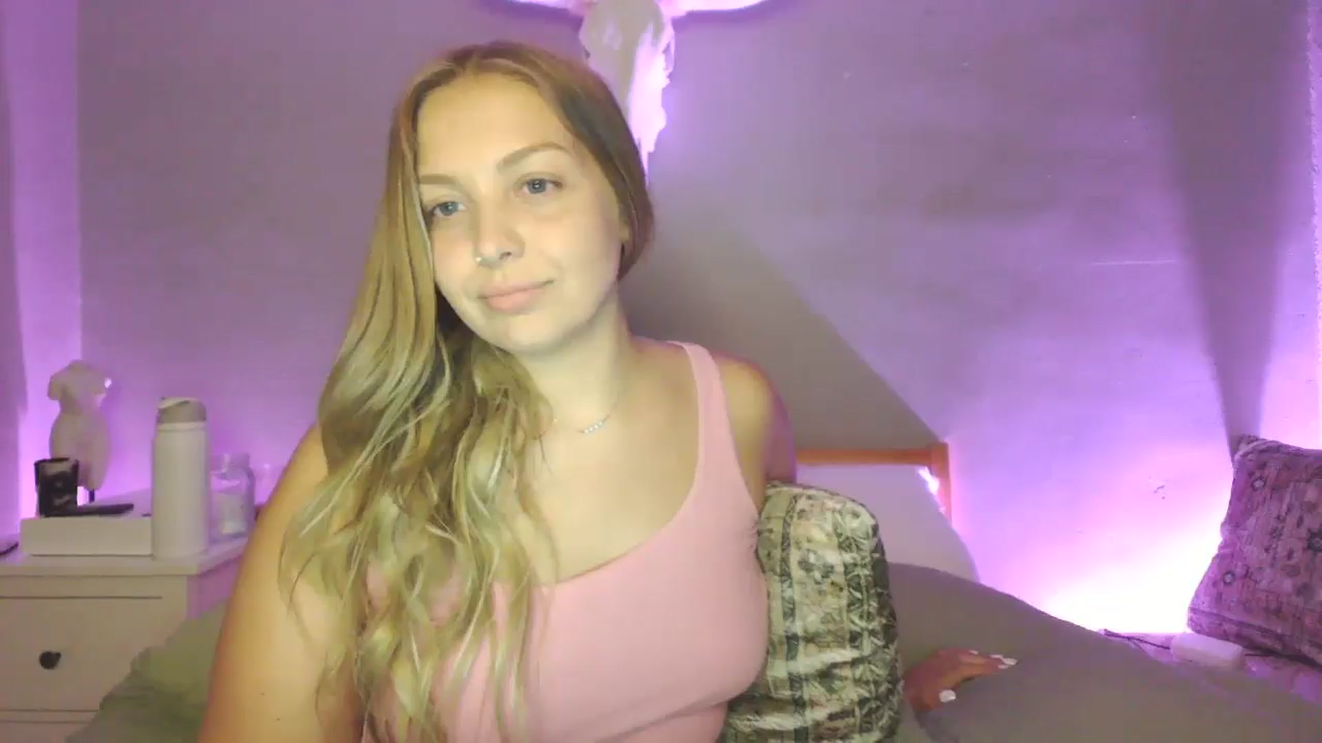 Gallery image thumbnail from Lovelyleah's myfreecams stream on, 08/14/2025, 04:32 image 7 of 20