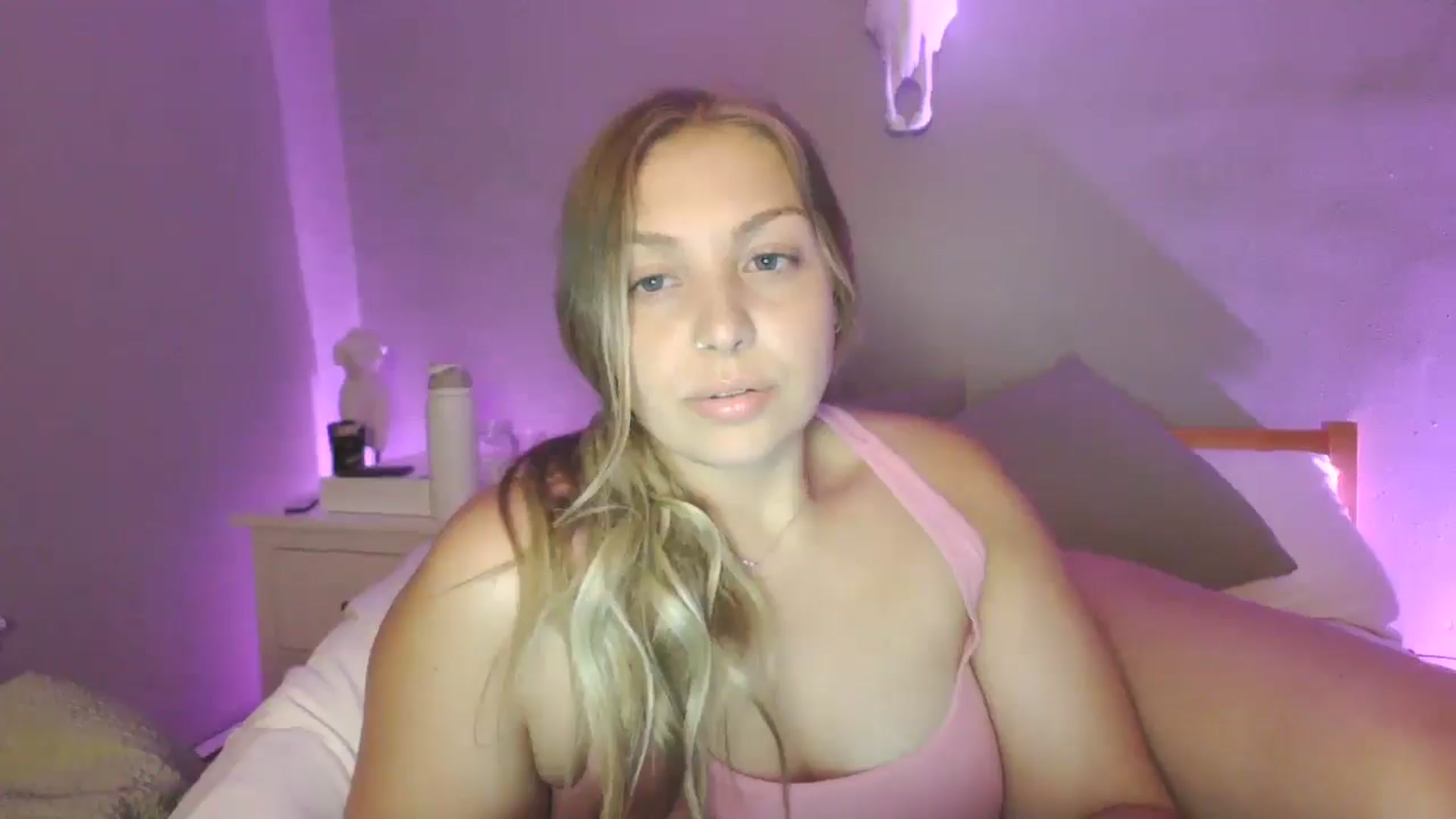 Gallery image thumbnail from Lovelyleah's myfreecams stream on, 08/14/2025, 05:39 image 14 of 20