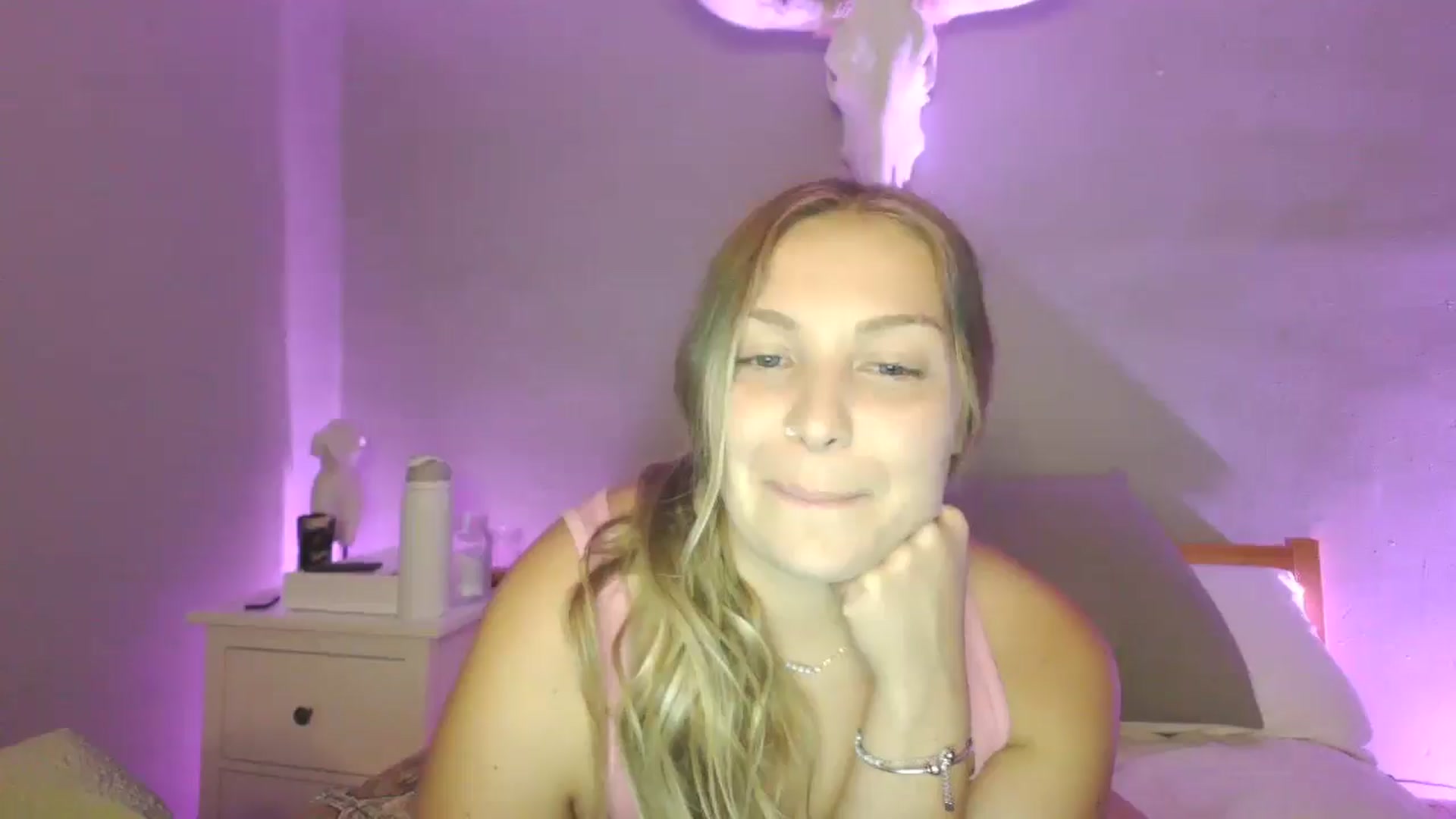 Gallery image thumbnail from Lovelyleah's myfreecams stream on, 08/14/2025, 05:39 image 9 of 20
