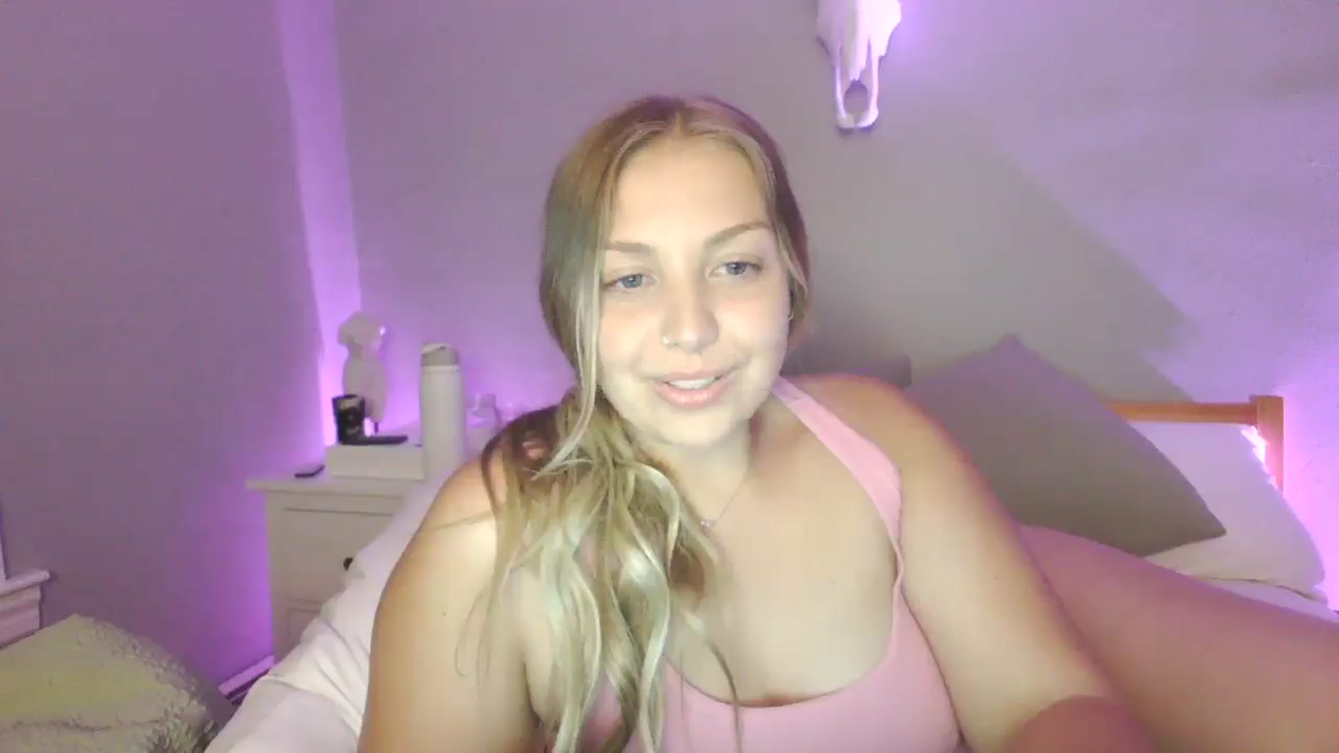 Gallery image thumbnail from Lovelyleah's myfreecams stream on, 08/14/2025, 05:39 image 12 of 20