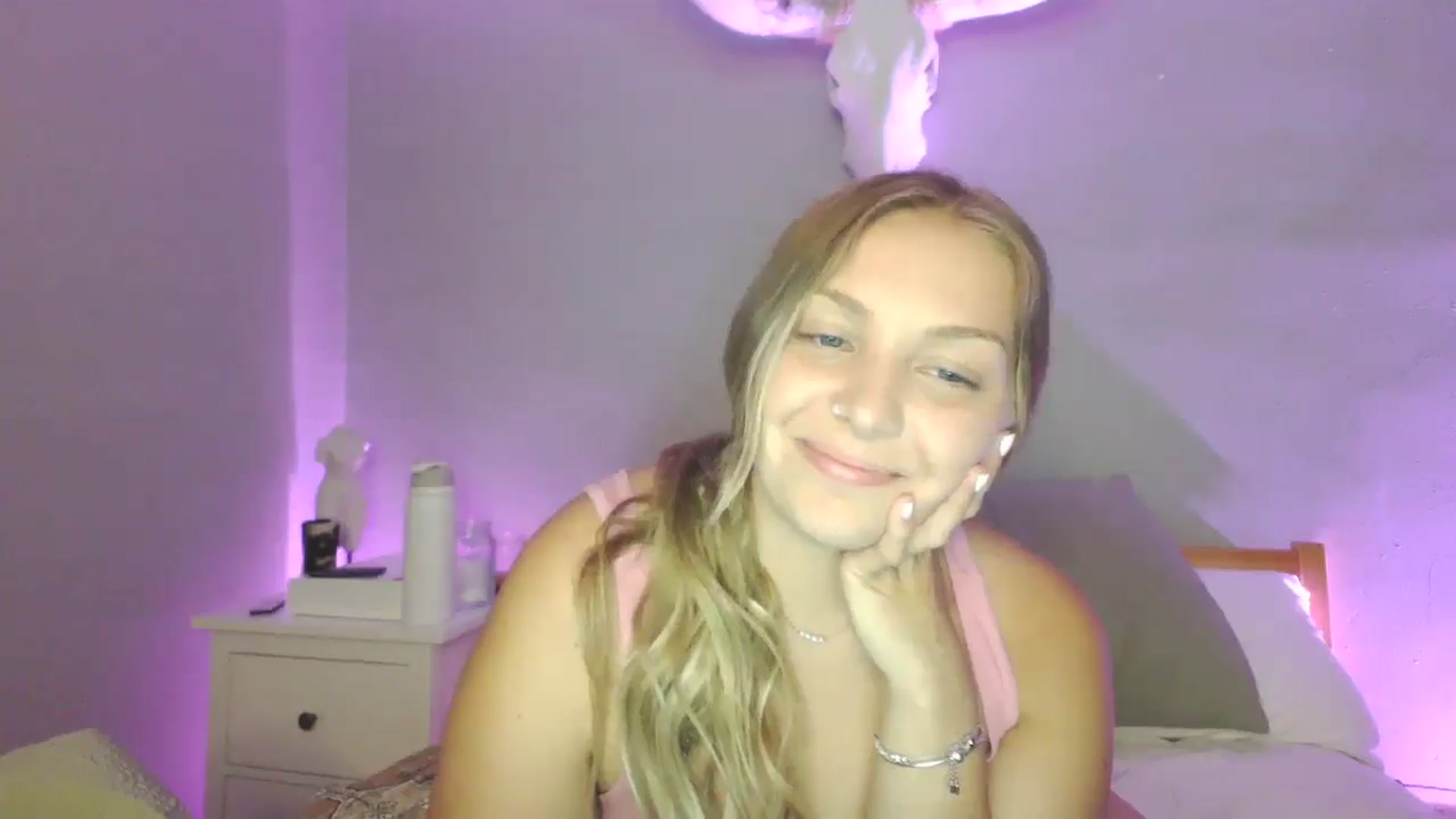 Gallery image thumbnail from Lovelyleah's myfreecams stream on, 08/14/2025, 05:39 image 6 of 20