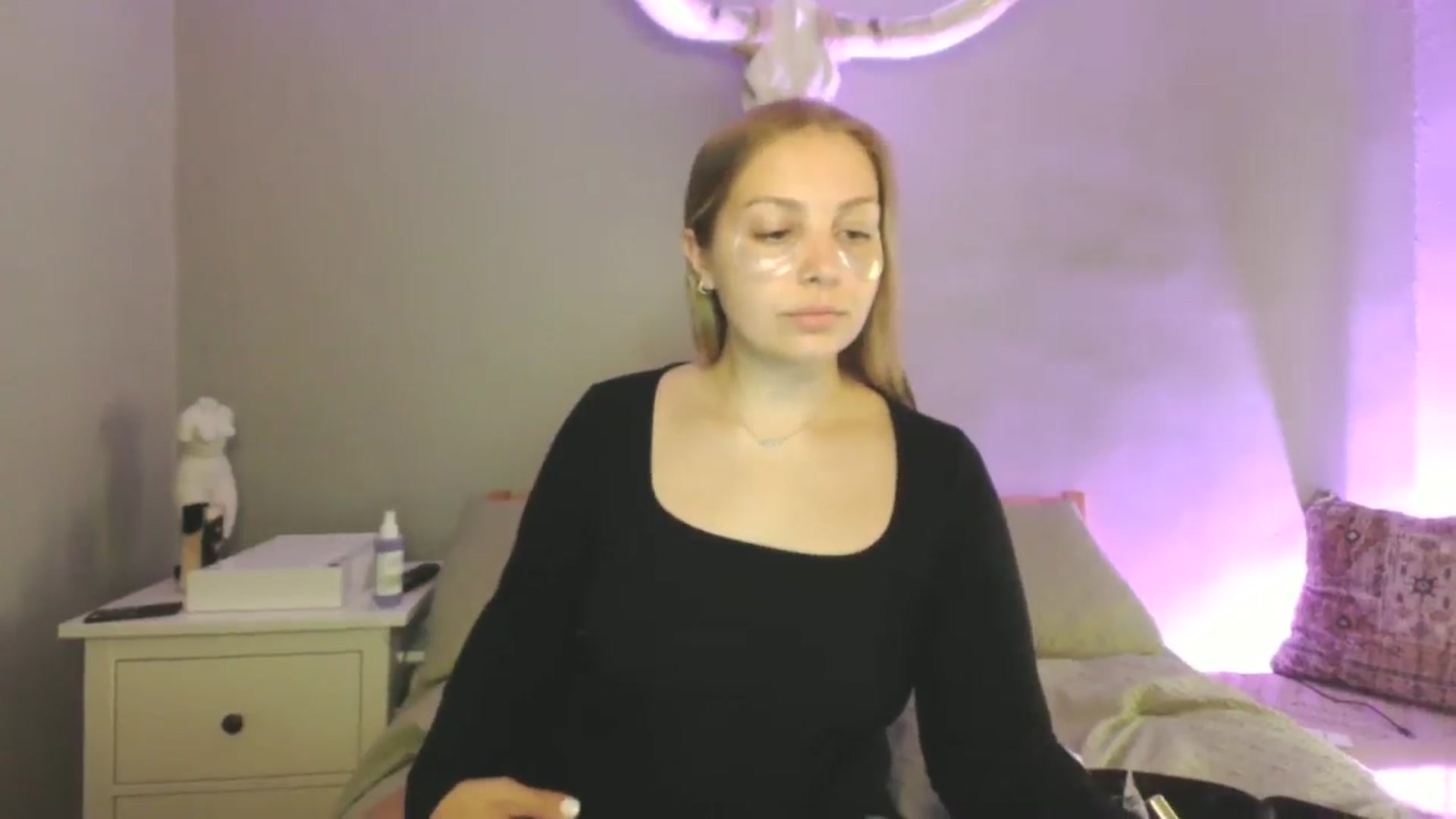Gallery image thumbnail from Lovelyleah's myfreecams stream on, 08/18/2025, 17:50 image 9 of 20
