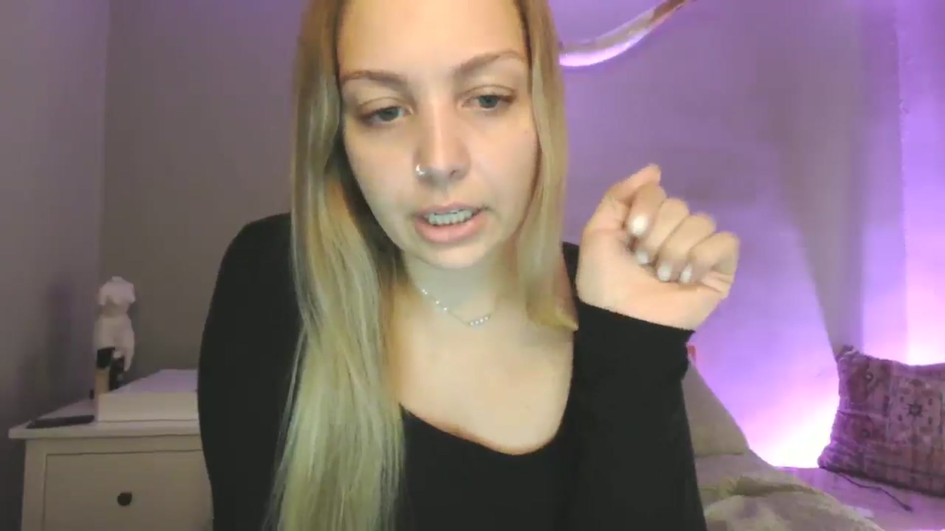 Gallery image thumbnail from Lovelyleah's myfreecams stream on, 08/18/2025, 17:50 image 16 of 20