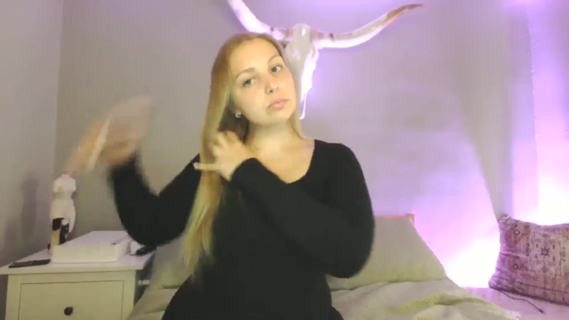 Gallery image thumbnail from Lovelyleah's myfreecams stream on, 08/18/2025, 17:50 image 17 of 20