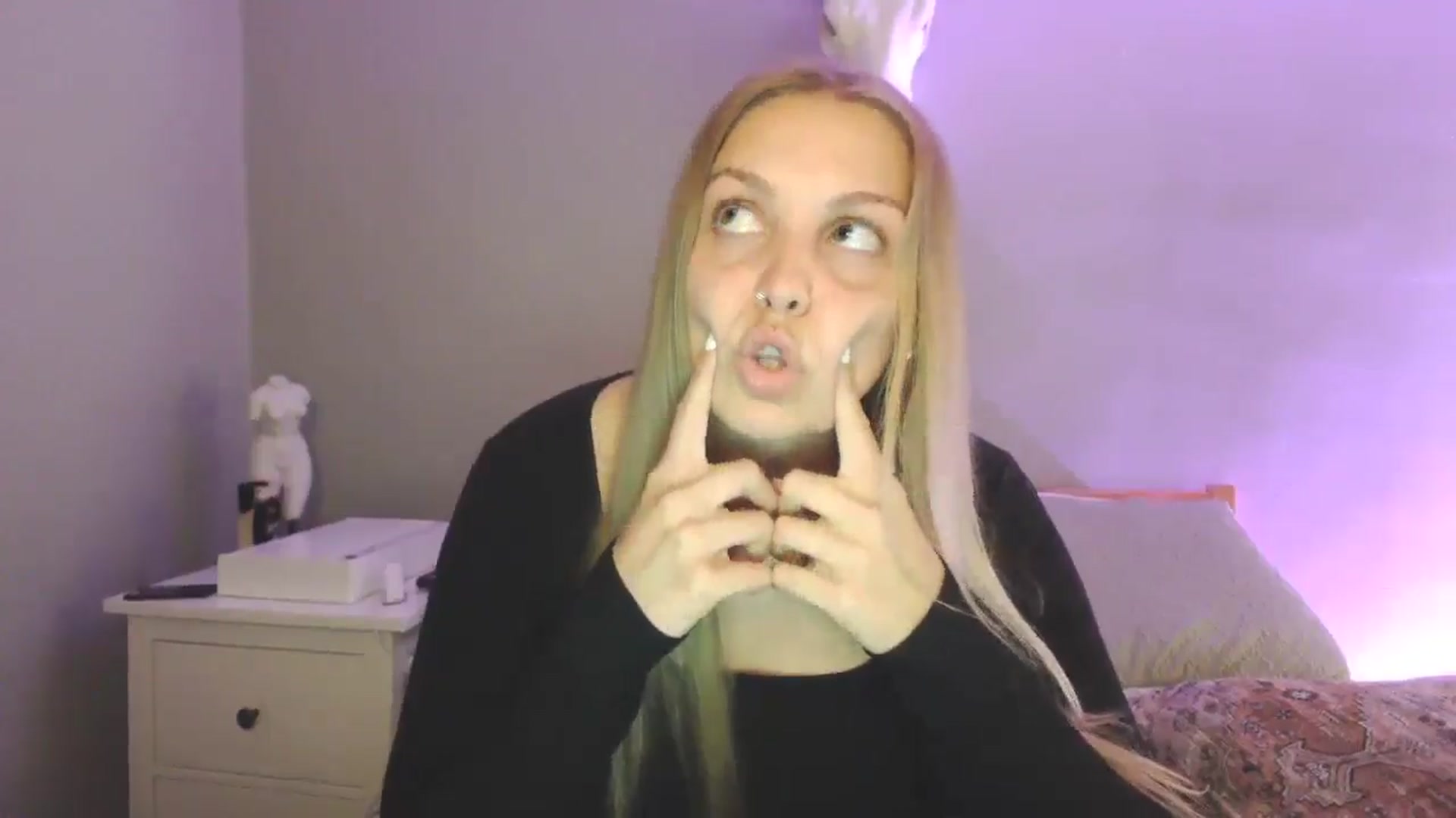 Gallery image thumbnail from Lovelyleah's myfreecams stream on, 08/18/2025, 19:02 image 8 of 20