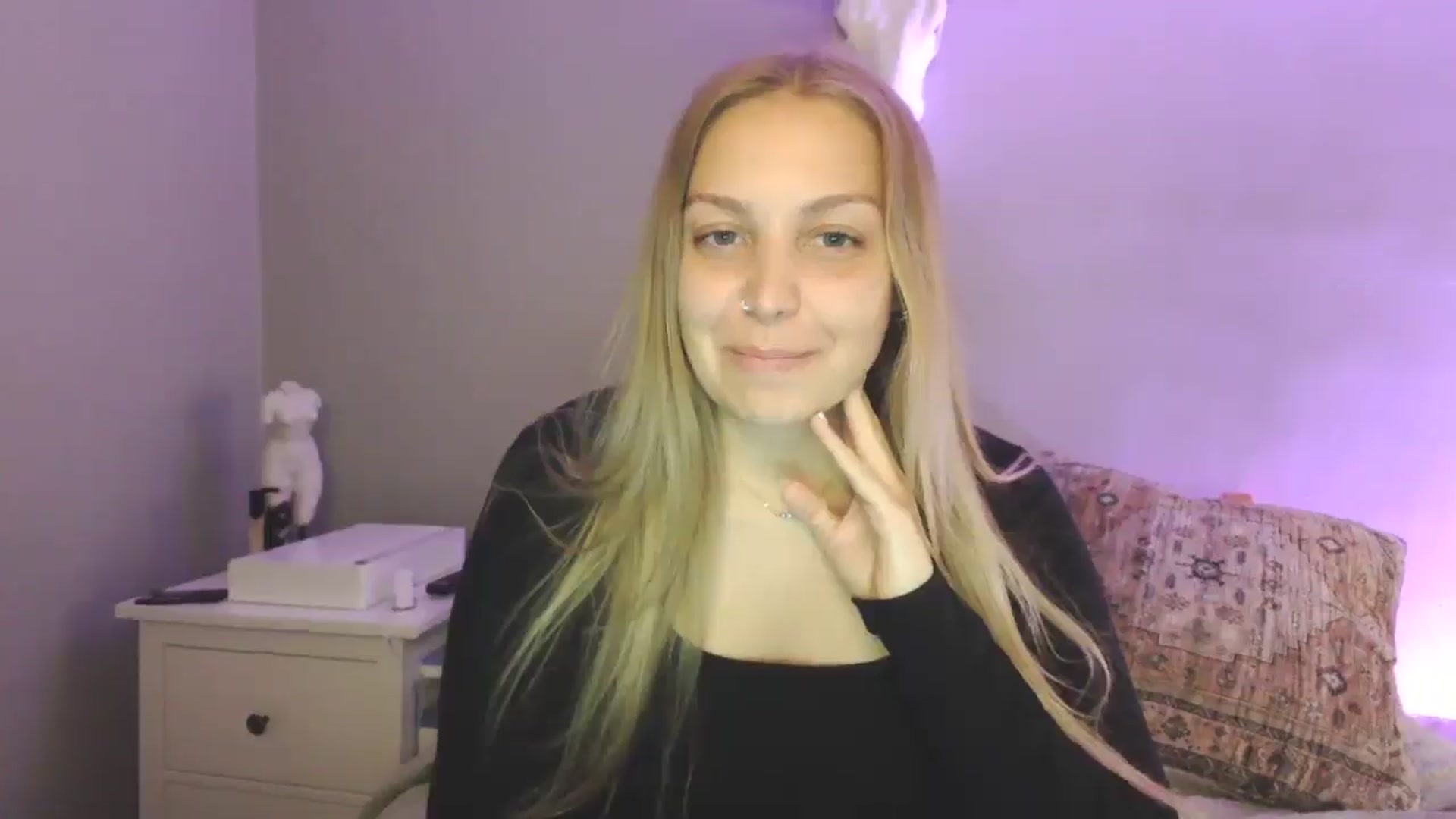 Gallery image thumbnail from Lovelyleah's myfreecams stream on, 08/18/2025, 19:02 image 9 of 20