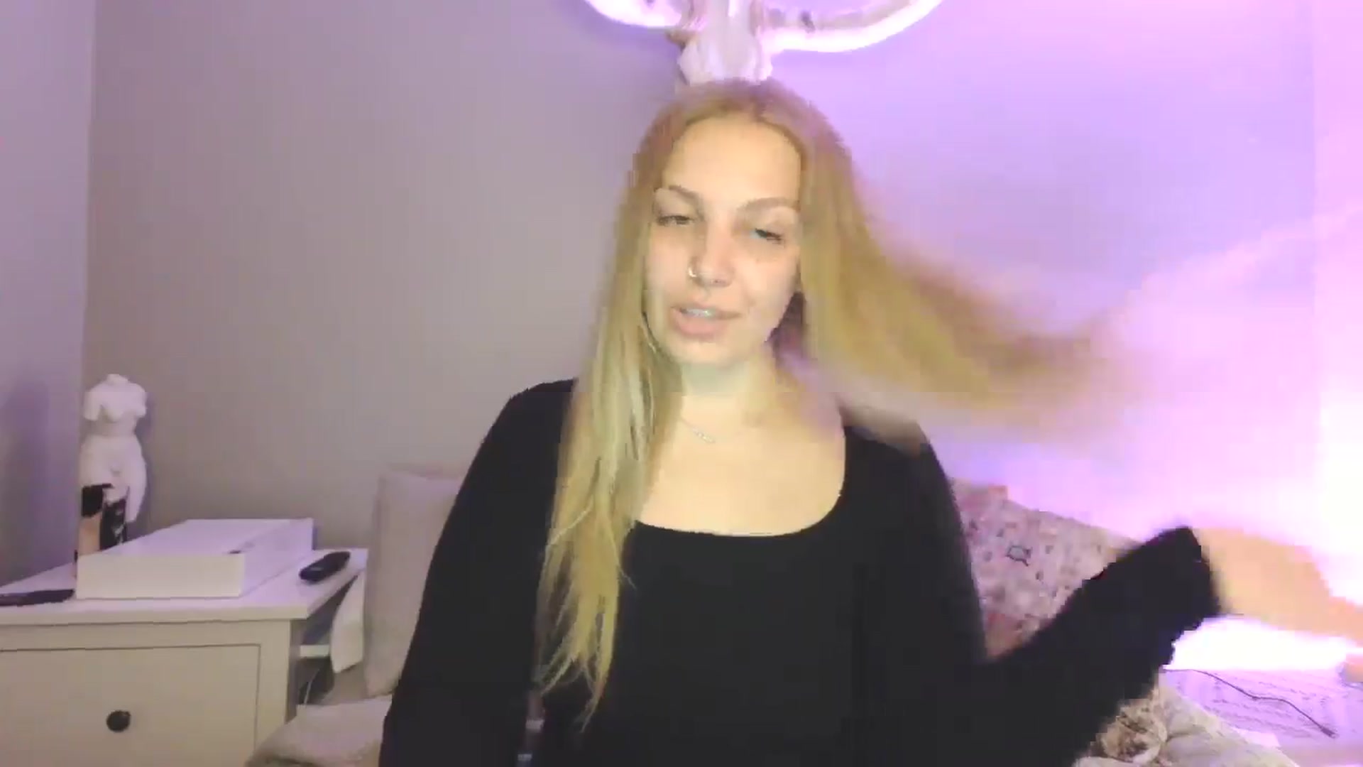 Gallery image thumbnail from Lovelyleah's myfreecams stream on, 08/18/2025, 19:02 image 20 of 20