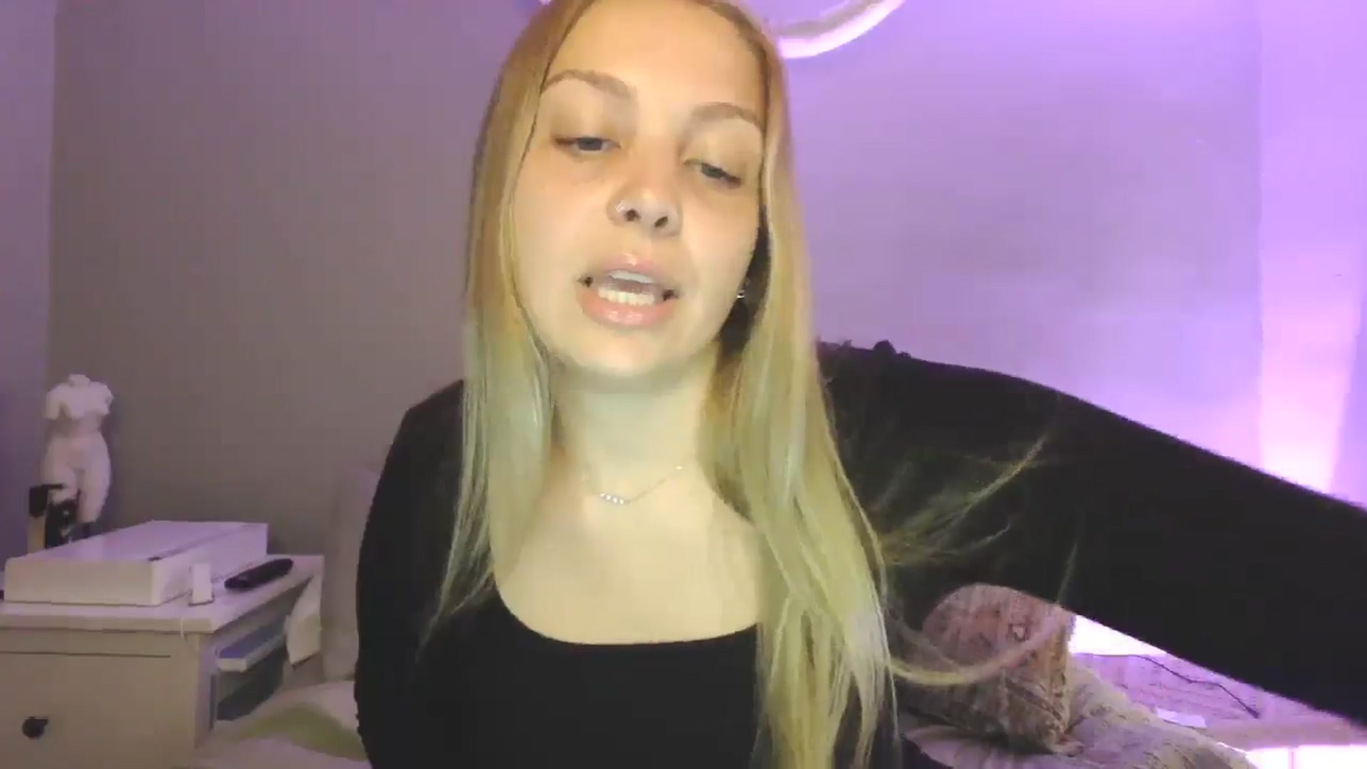 Gallery image thumbnail from Lovelyleah's myfreecams stream on, 08/18/2025, 19:02 image 12 of 20