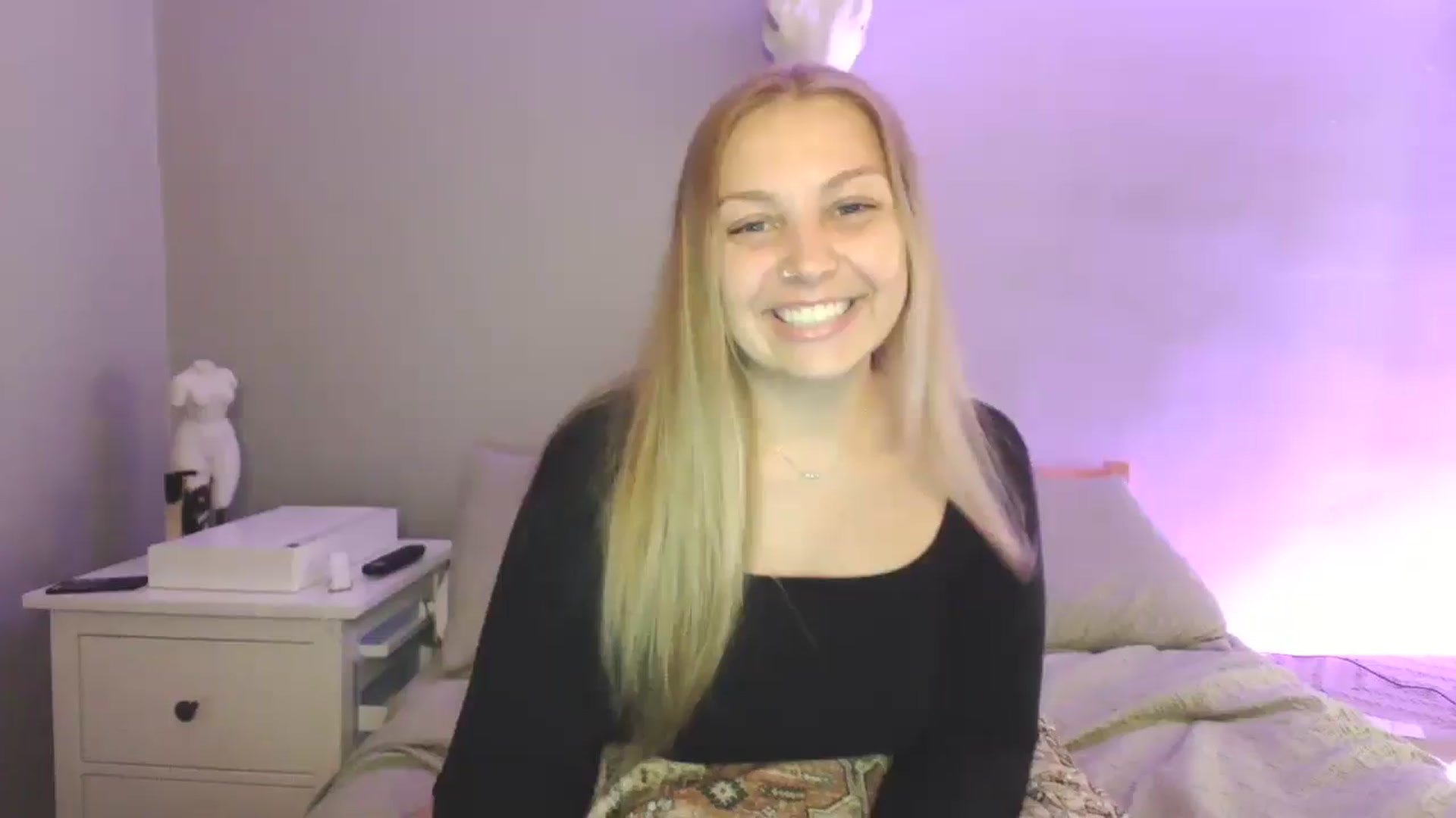 Gallery image thumbnail from Lovelyleah's myfreecams stream on, 08/18/2025, 19:02 image 1 of 20