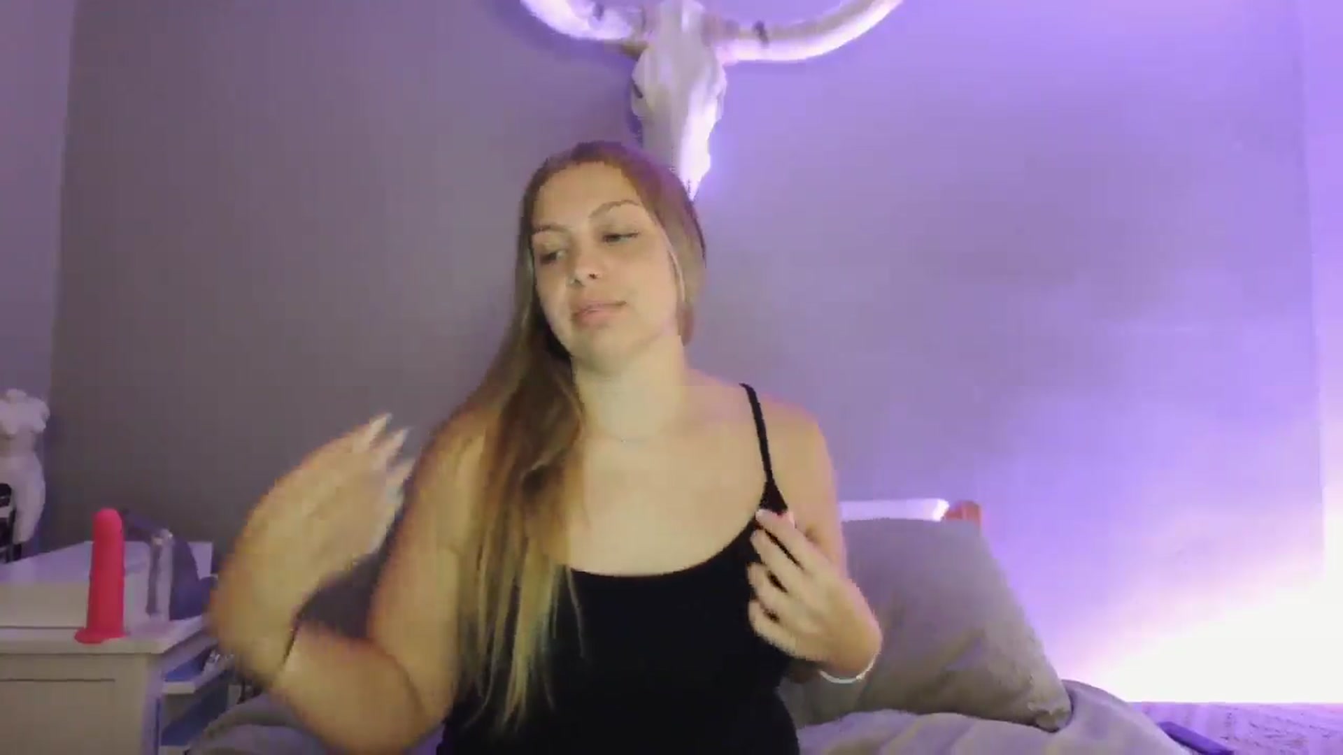 Gallery image thumbnail from Lovelyleah's myfreecams stream on, 08/21/2025, 16:19 image 8 of 20