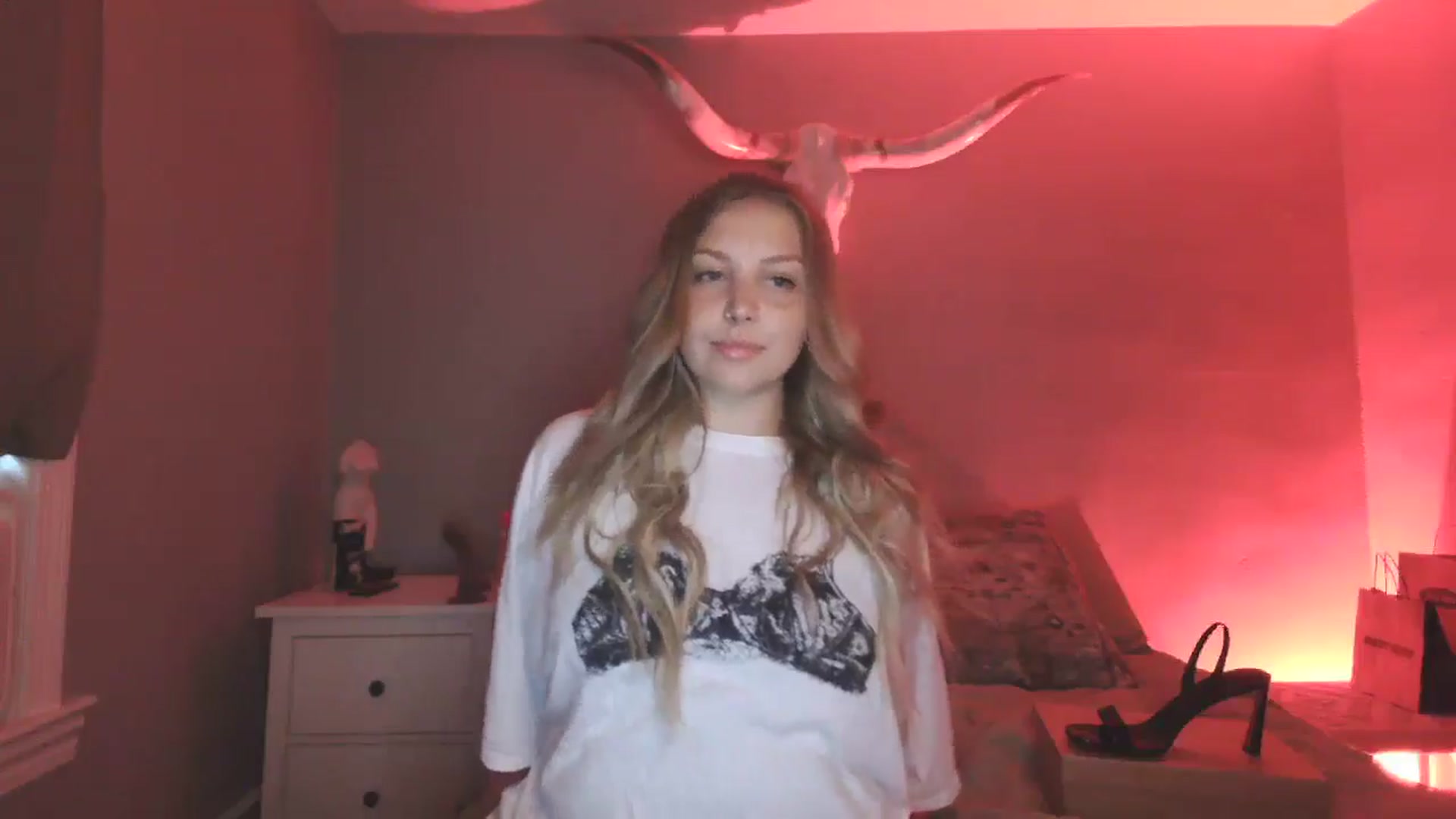 Gallery image thumbnail from Lovelyleah's myfreecams stream on, 08/25/2025, 15:25 image 15 of 20