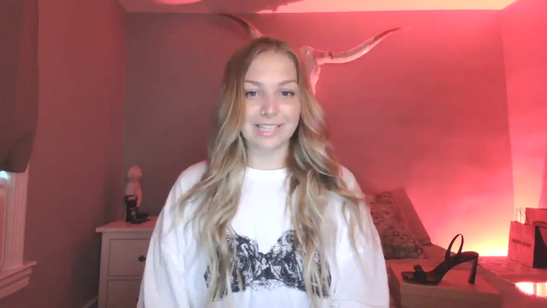 Gallery image thumbnail from Lovelyleah's myfreecams stream on, 08/25/2025, 15:25 image 13 of 20