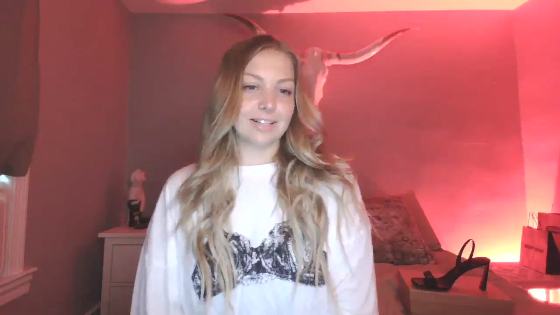 Gallery image thumbnail from Lovelyleah's myfreecams stream on, 08/25/2025, 15:25 image 12 of 20