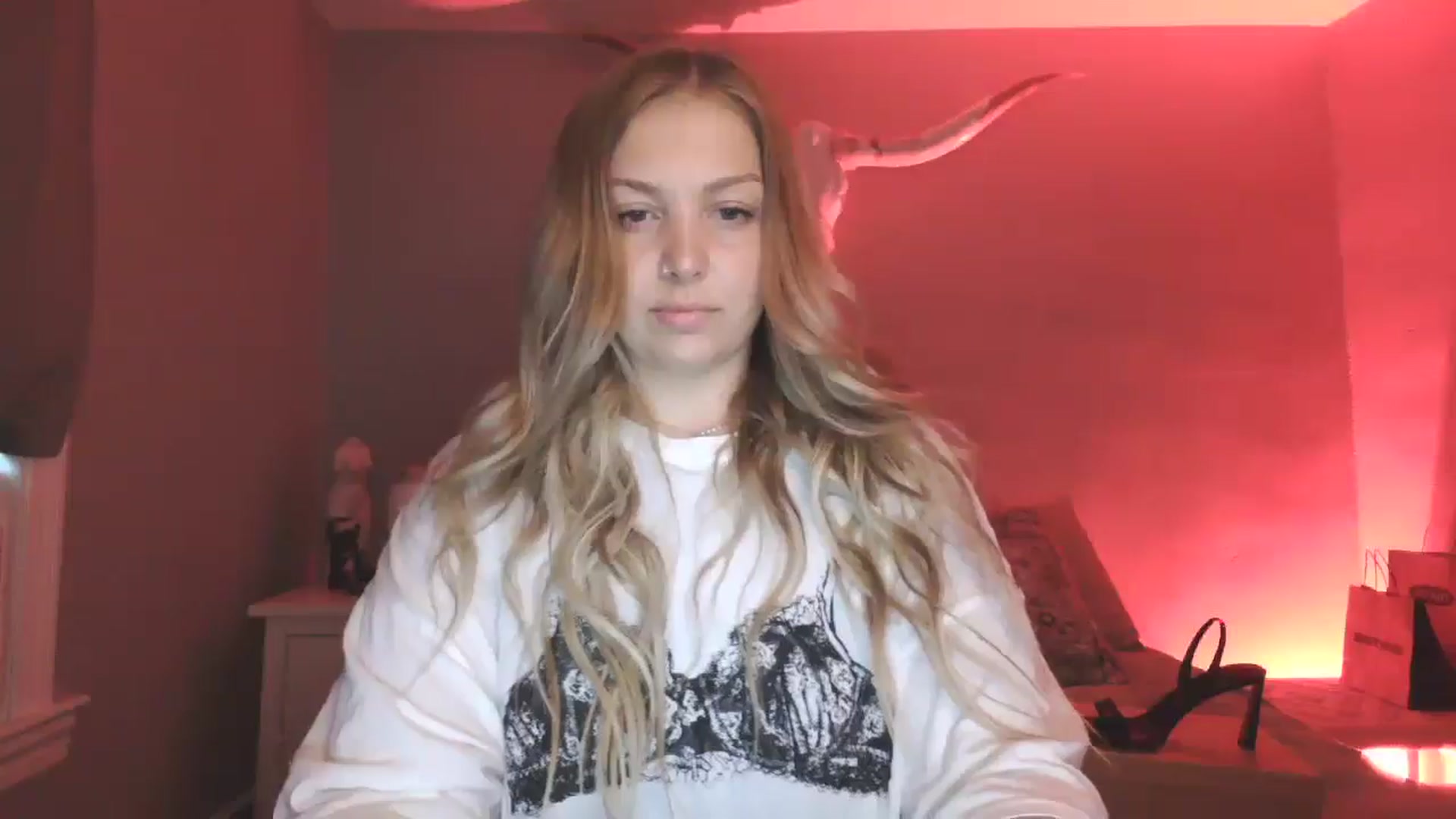 Gallery image thumbnail from Lovelyleah's myfreecams stream on, 08/25/2025, 15:25 image 10 of 20