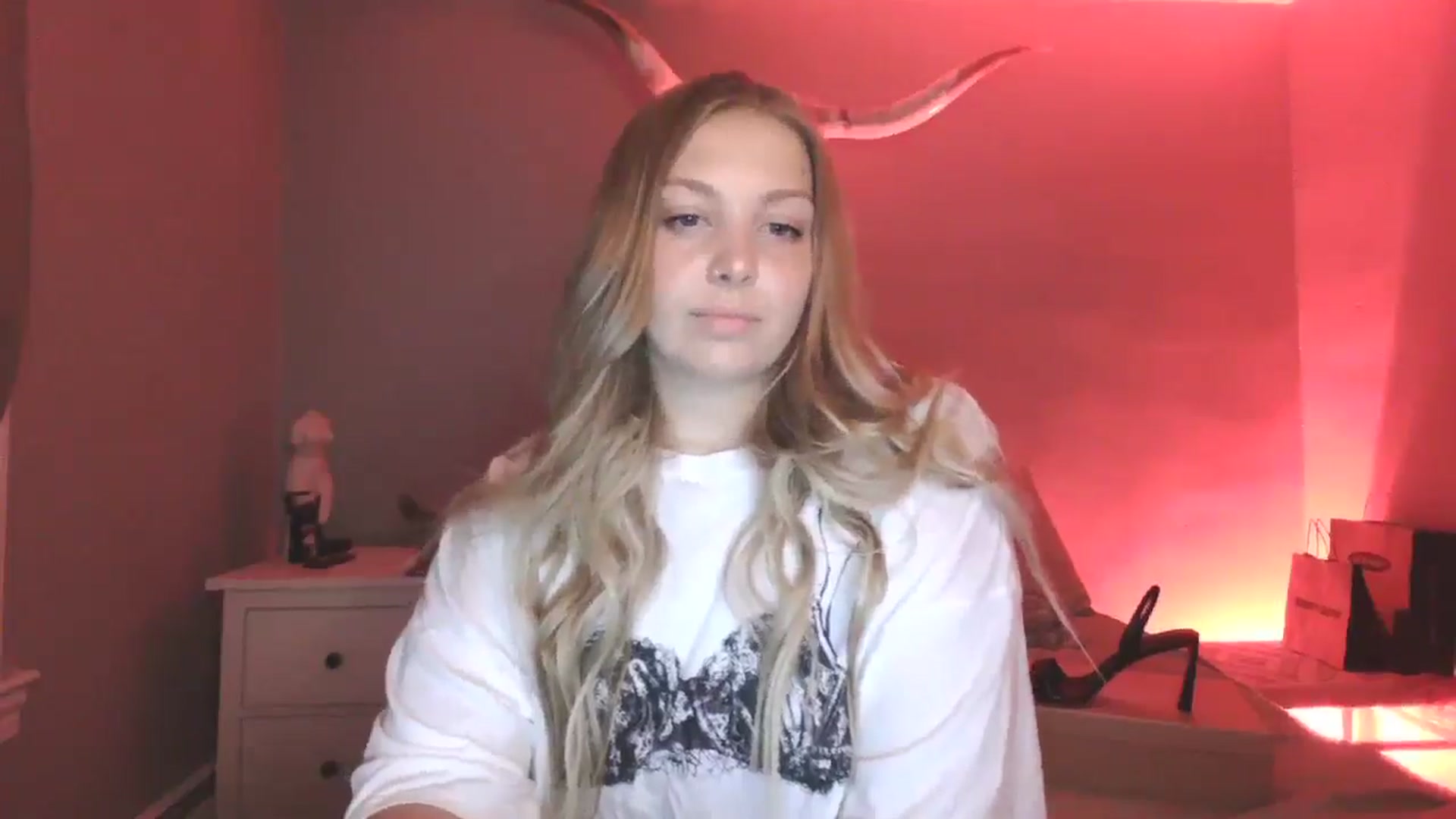 Gallery image thumbnail from Lovelyleah's myfreecams stream on, 08/25/2025, 16:33 image 12 of 20