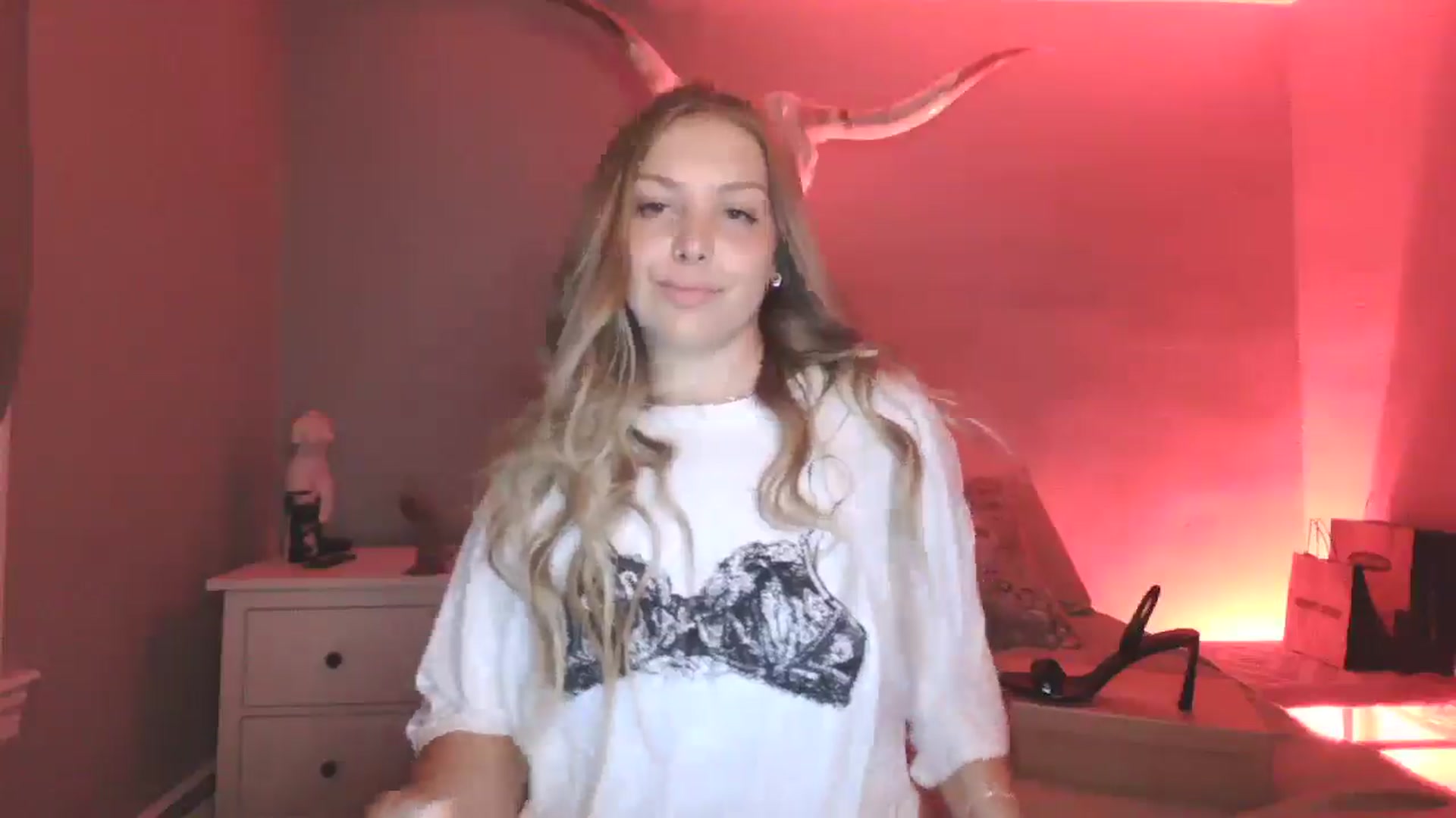 Gallery image thumbnail from Lovelyleah's myfreecams stream on, 08/25/2025, 16:33 image 11 of 20