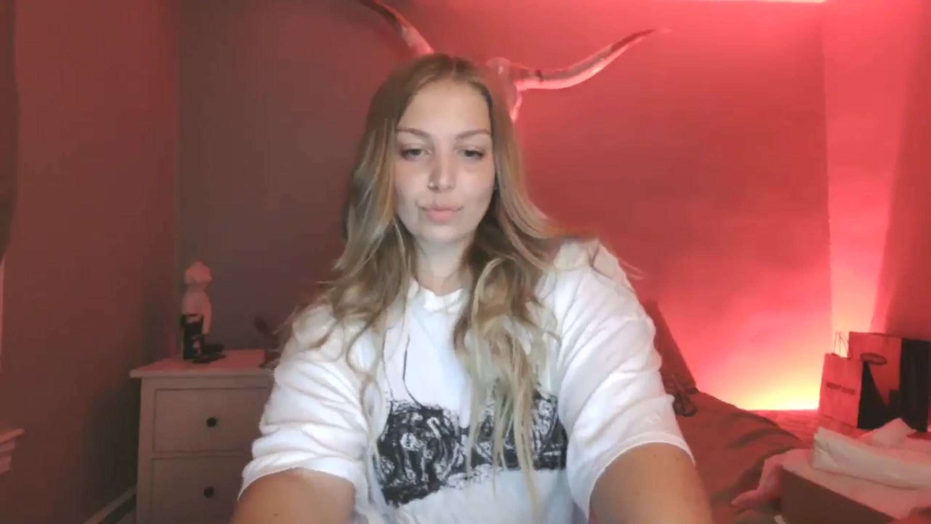 Gallery image thumbnail from Lovelyleah's myfreecams stream on, 08/25/2025, 16:33 image 14 of 20