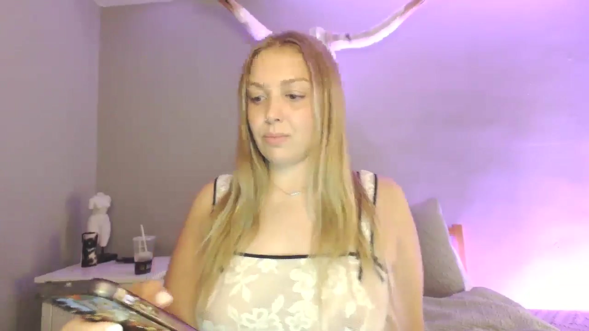 Gallery image thumbnail from Lovelyleah's myfreecams stream on, 08/30/2025, 22:04 image 12 of 20
