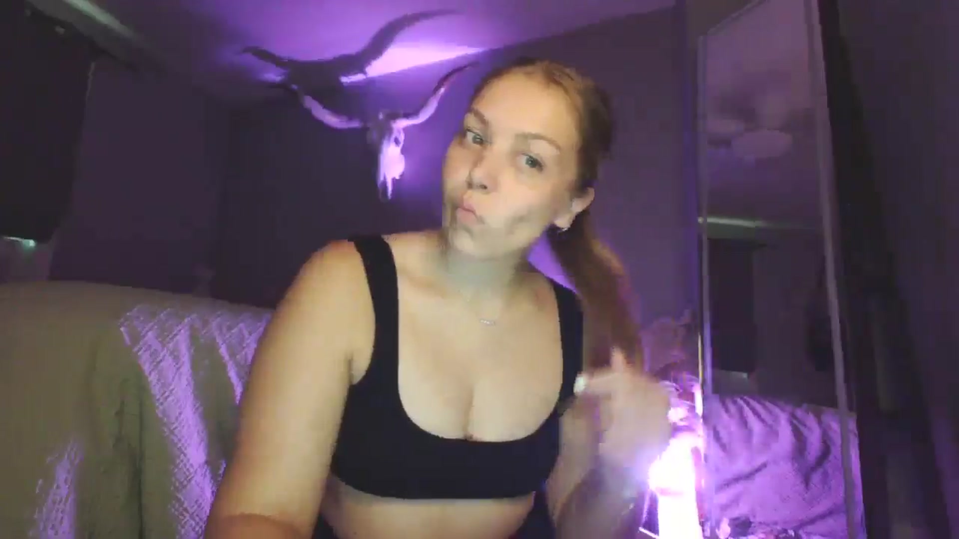 Gallery image thumbnail from Lovelyleah's myfreecams stream on, 09/03/2025, 17:23 image 5 of 20